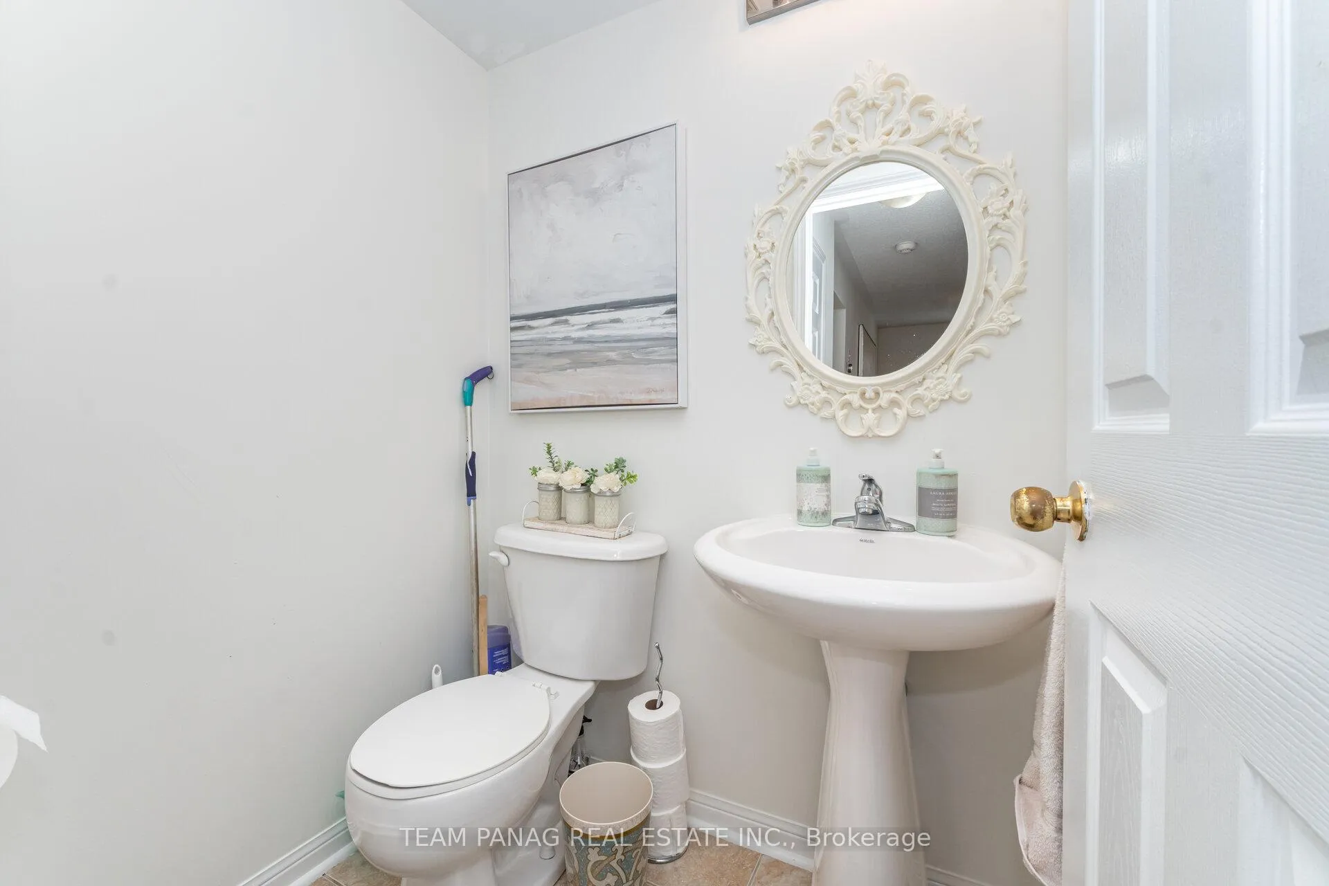 Photo 16 of 118 Decker Hollow Circle, Brampton, Credit Valley — HOMEH