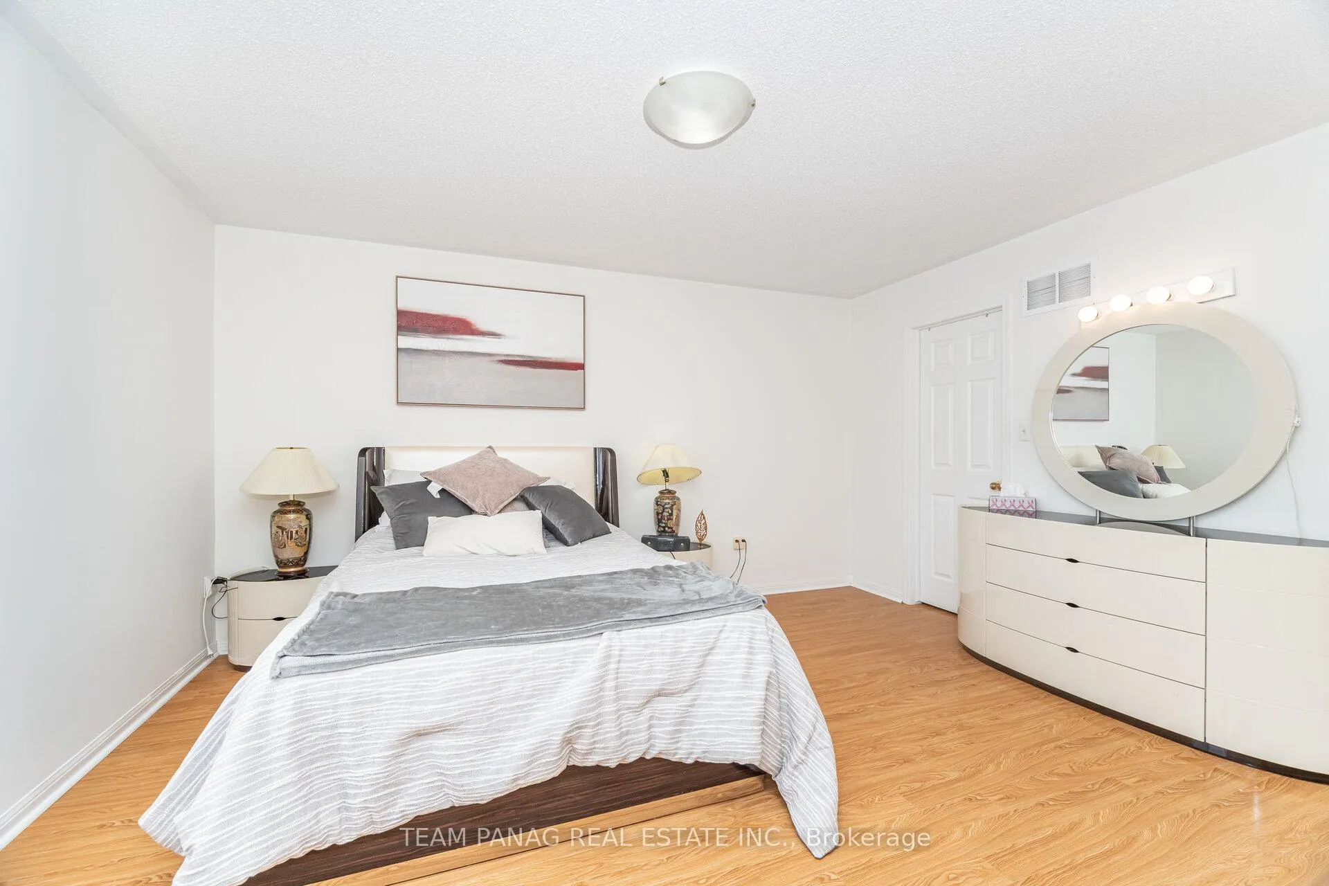 Photo 19 of 118 Decker Hollow Circle, Brampton, Credit Valley — HOMEH