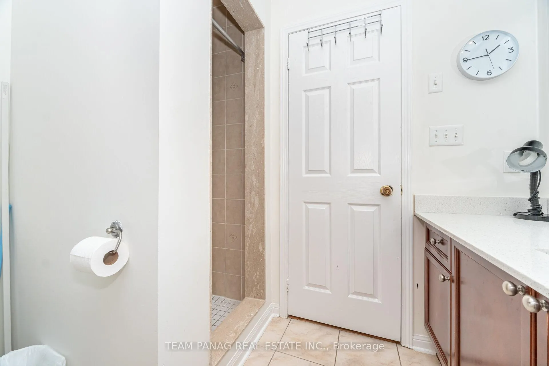 Photo 23 of 118 Decker Hollow Circle, Brampton, Credit Valley — HOMEH