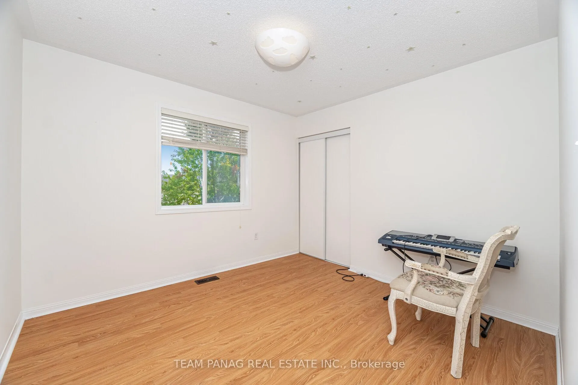 Photo 29 of 118 Decker Hollow Circle, Brampton, Credit Valley — HOMEH