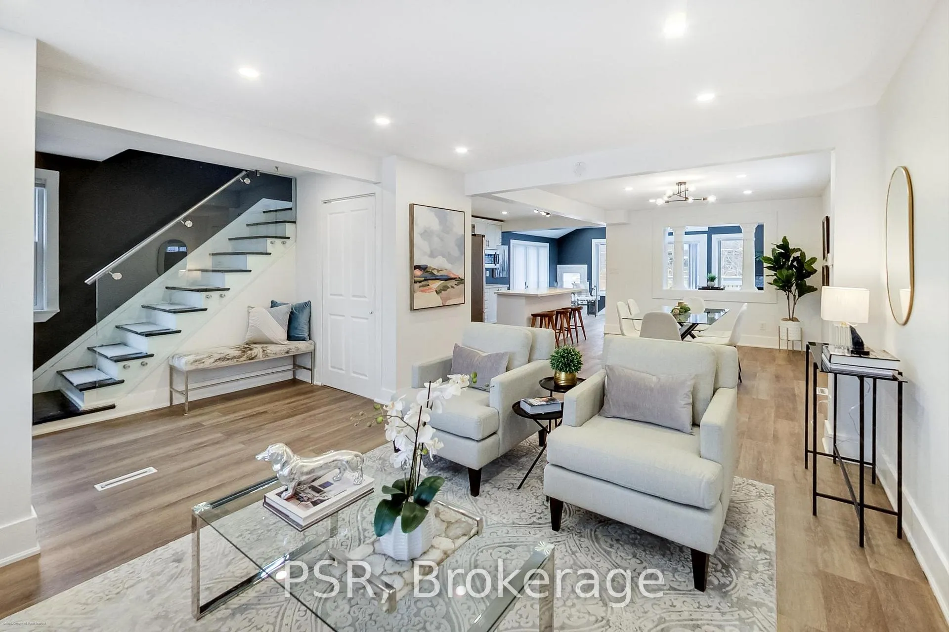 Photo 2 of 201 Ranee Avenue, Toronto, Englemount-Lawrence — HOMEH