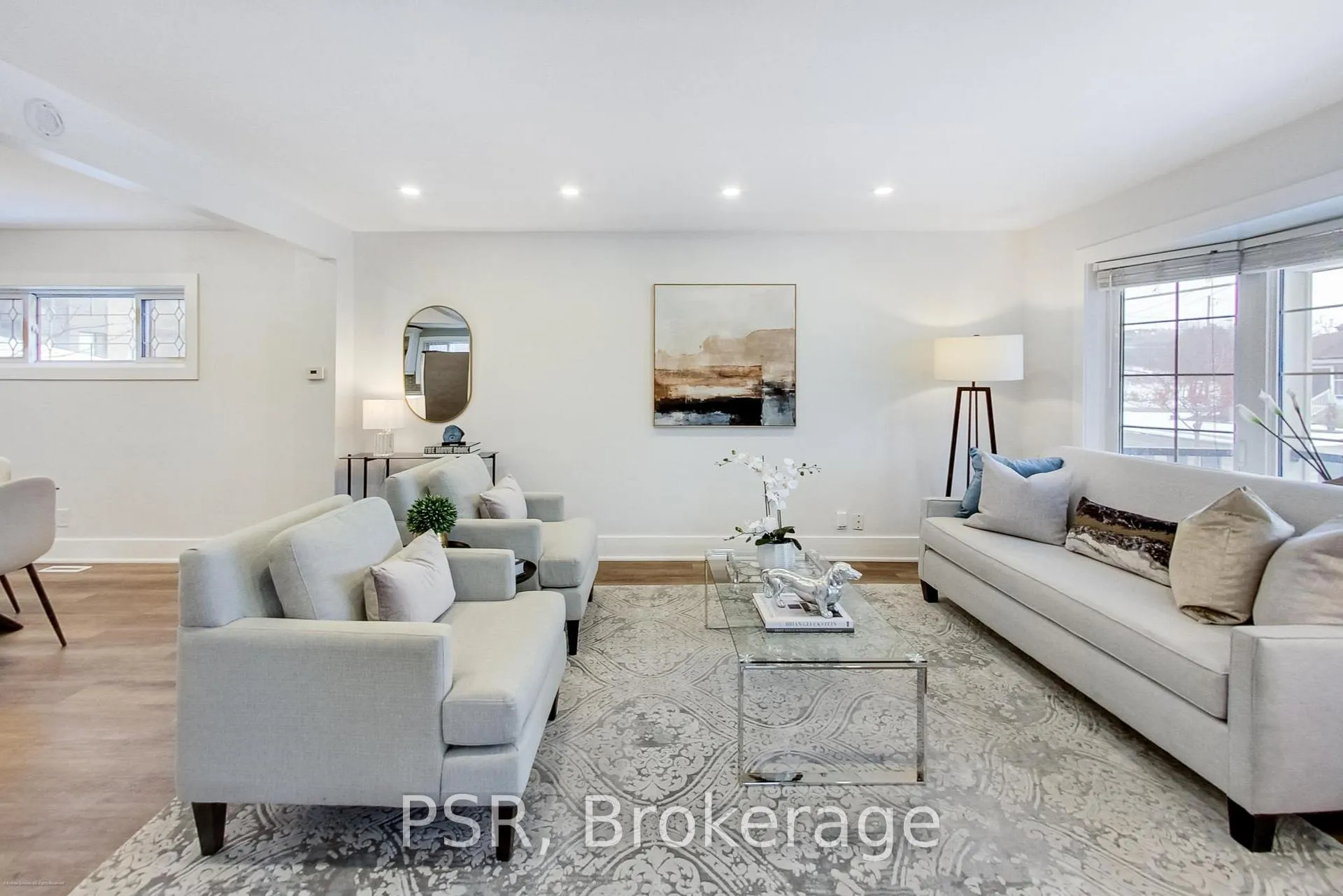 Photo 3 of 201 Ranee Avenue, Toronto, Englemount-Lawrence — HOMEH