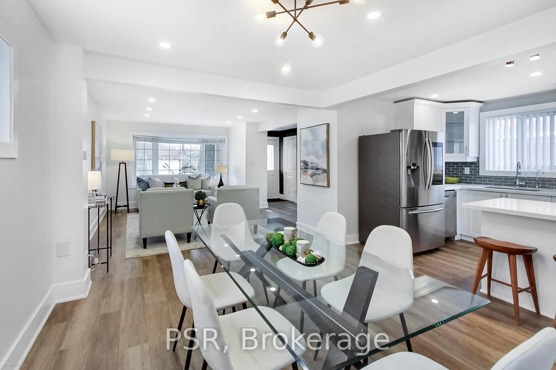 Photo 10 of 201 Ranee Avenue, Toronto, Englemount-Lawrence — HOMEH