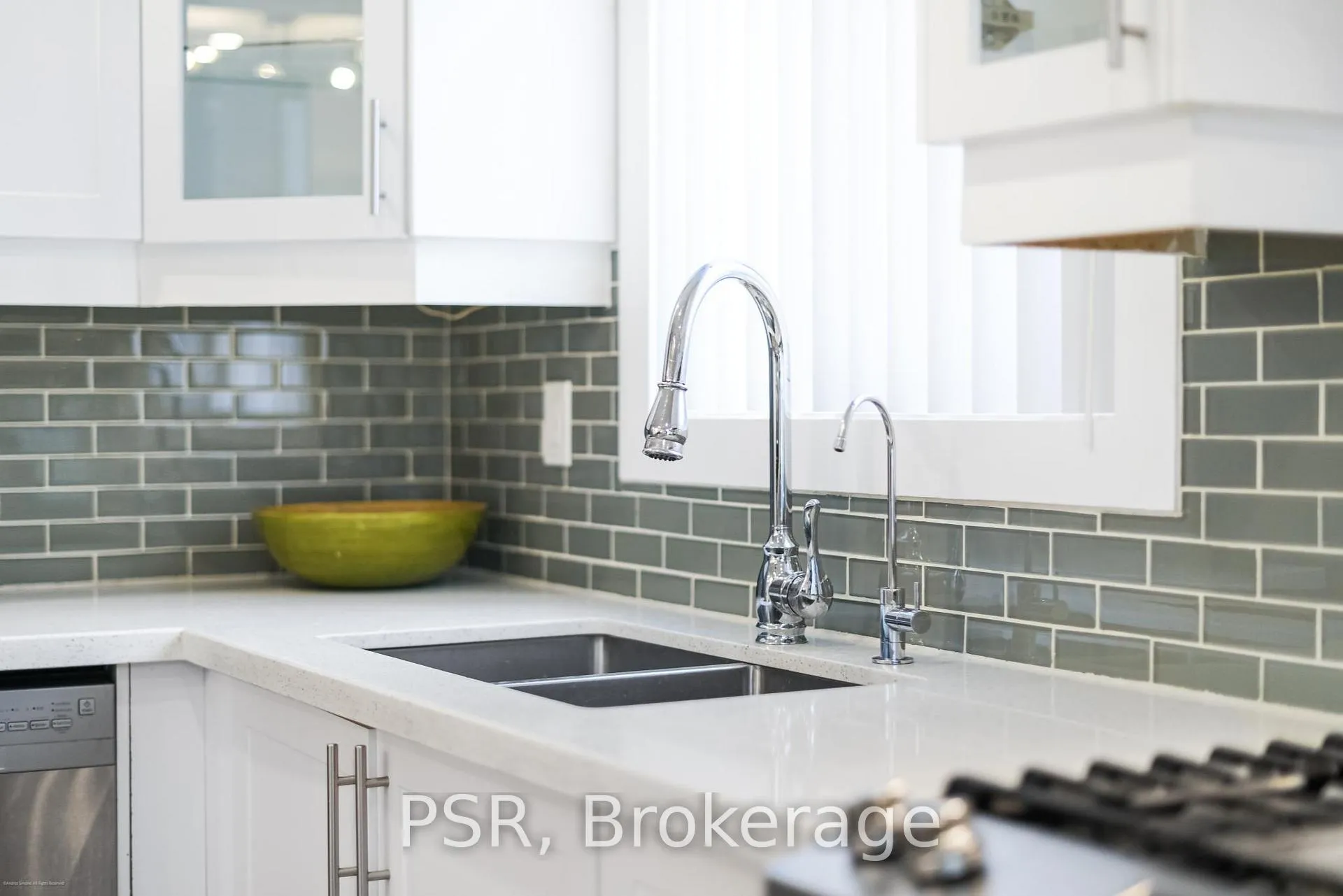 Photo 15 of 201 Ranee Avenue, Toronto, Englemount-Lawrence — HOMEH