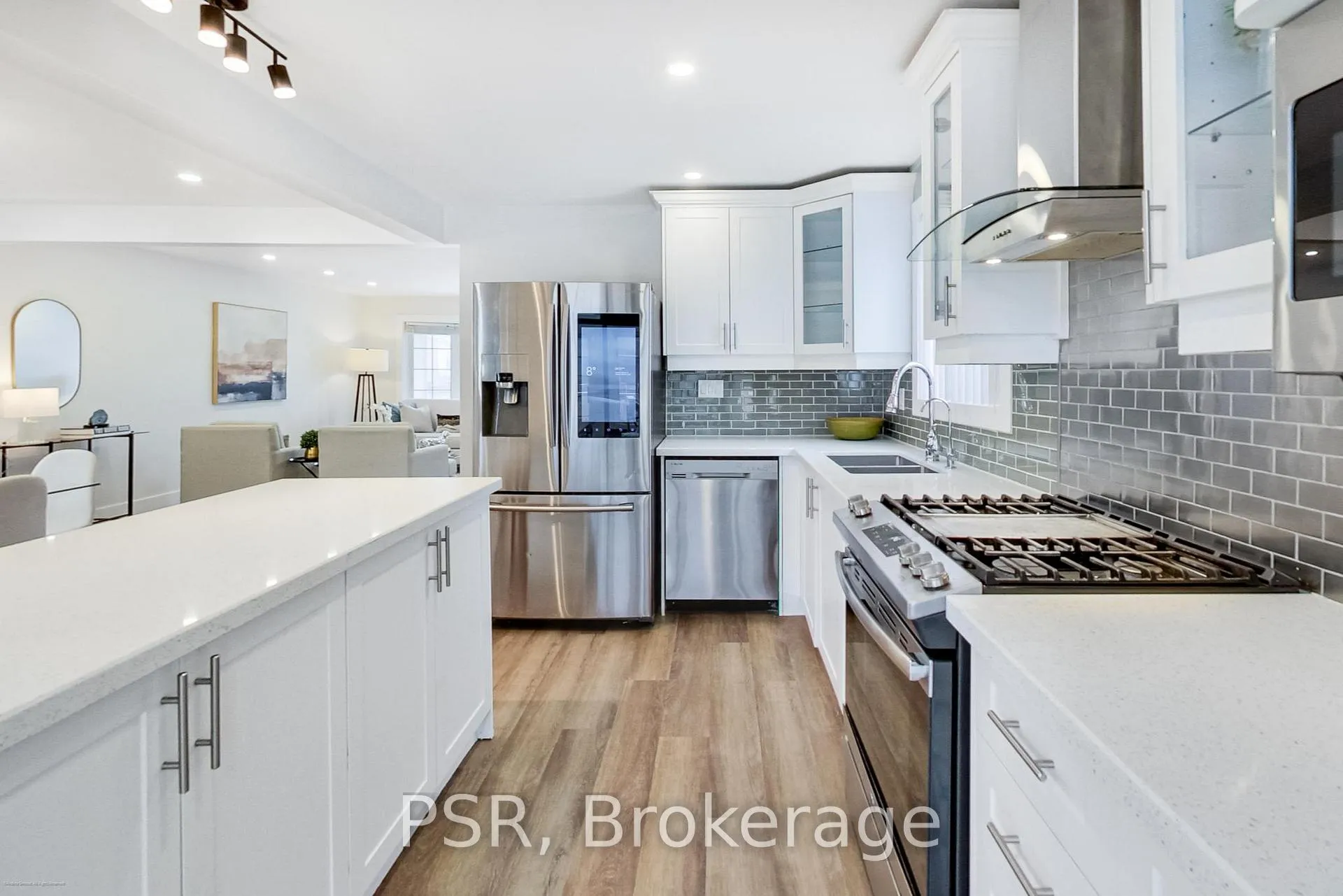 Photo 18 of 201 Ranee Avenue, Toronto, Englemount-Lawrence — HOMEH