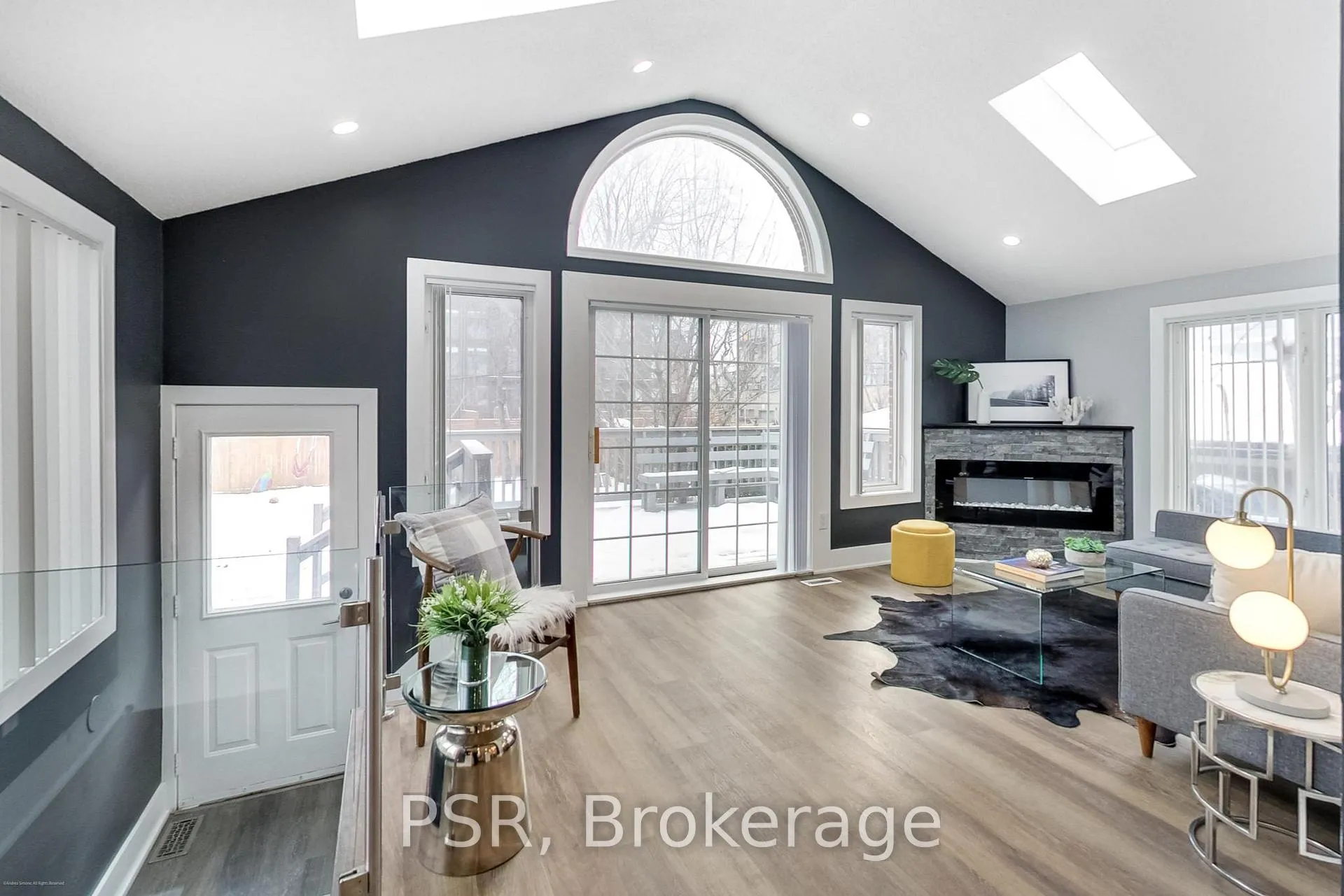 Photo 20 of 201 Ranee Avenue, Toronto, Englemount-Lawrence — HOMEH