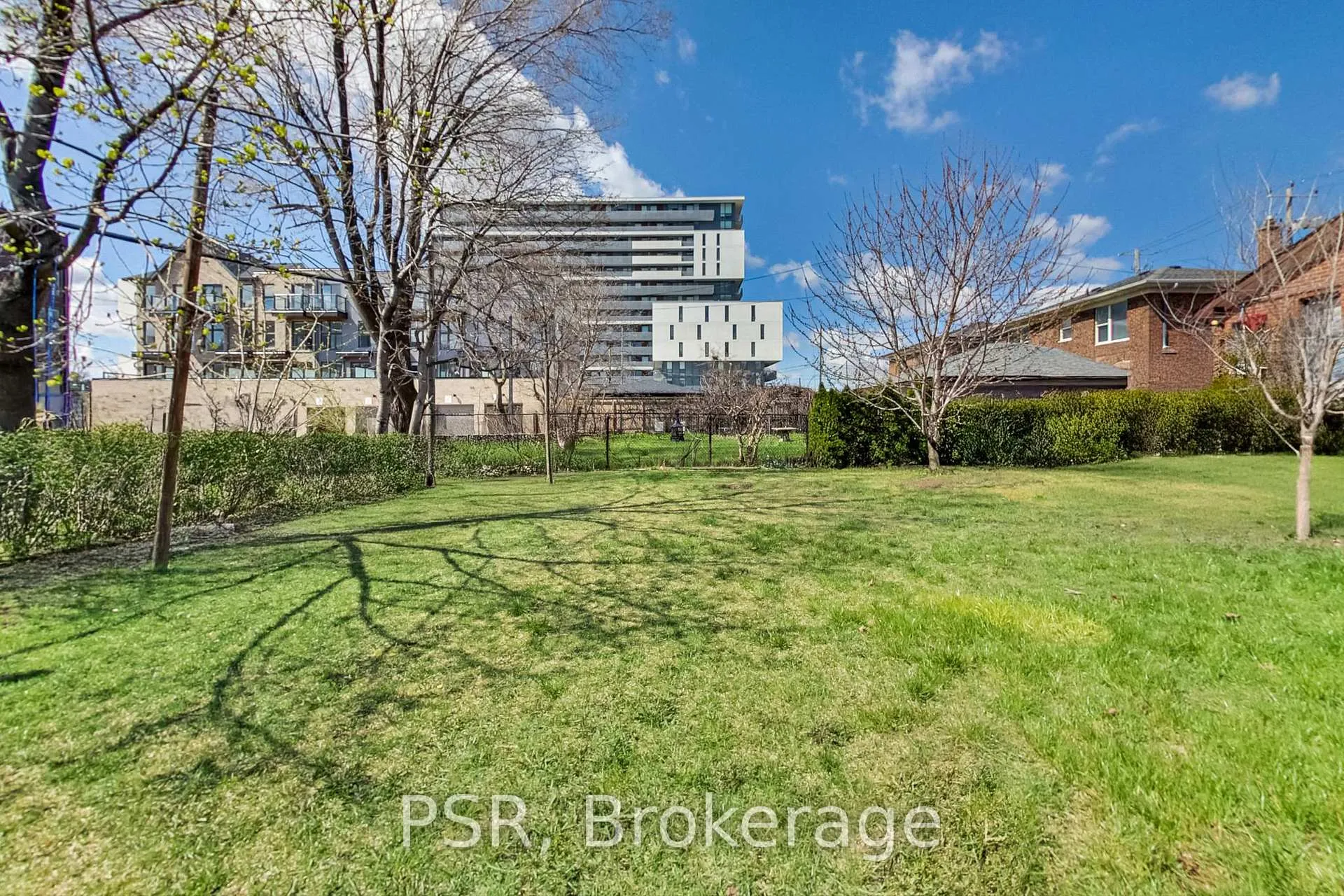 Photo 33 of 201 Ranee Avenue, Toronto, Englemount-Lawrence — HOMEH
