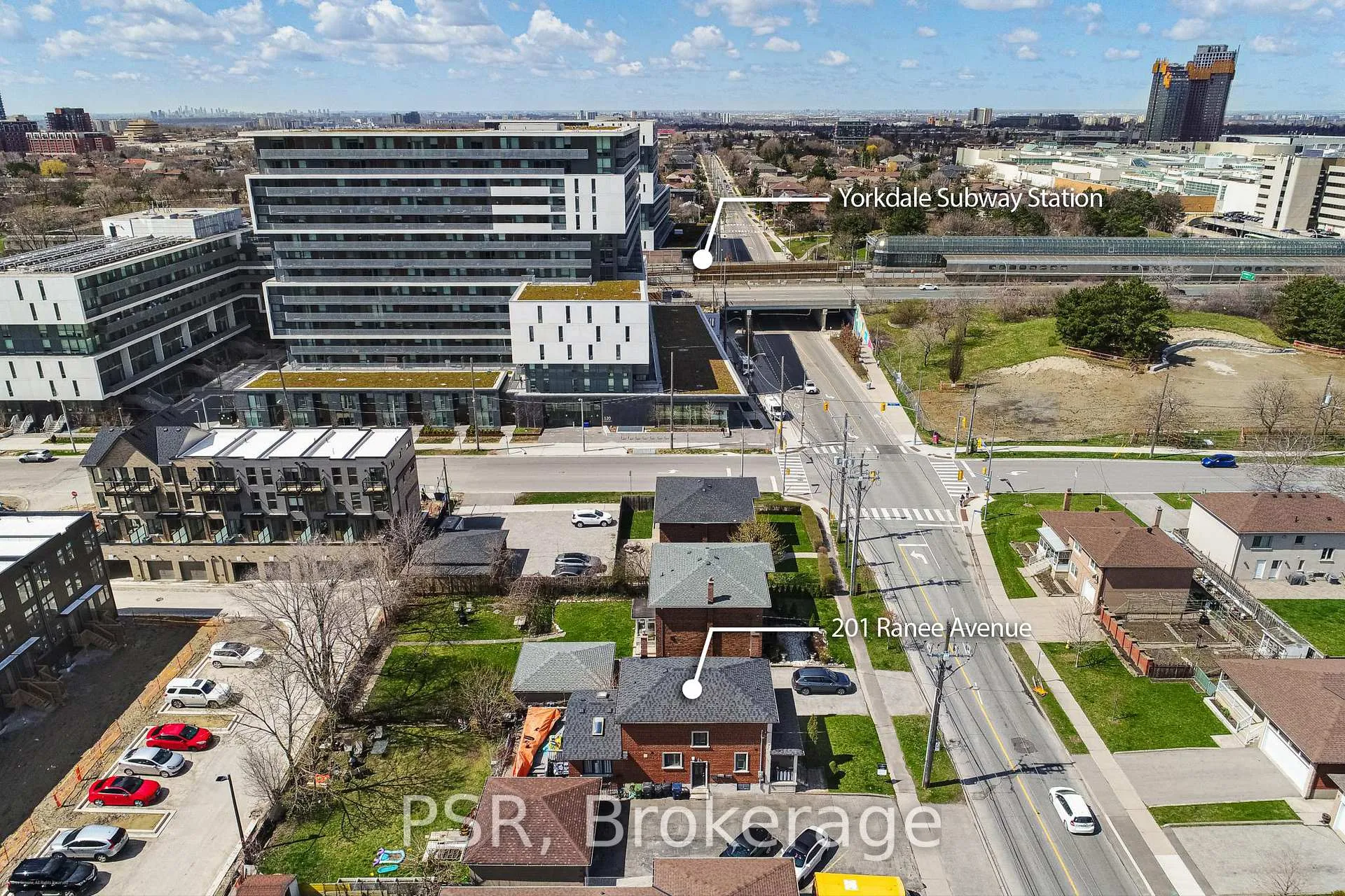 Photo 35 of 201 Ranee Avenue, Toronto, Englemount-Lawrence — HOMEH