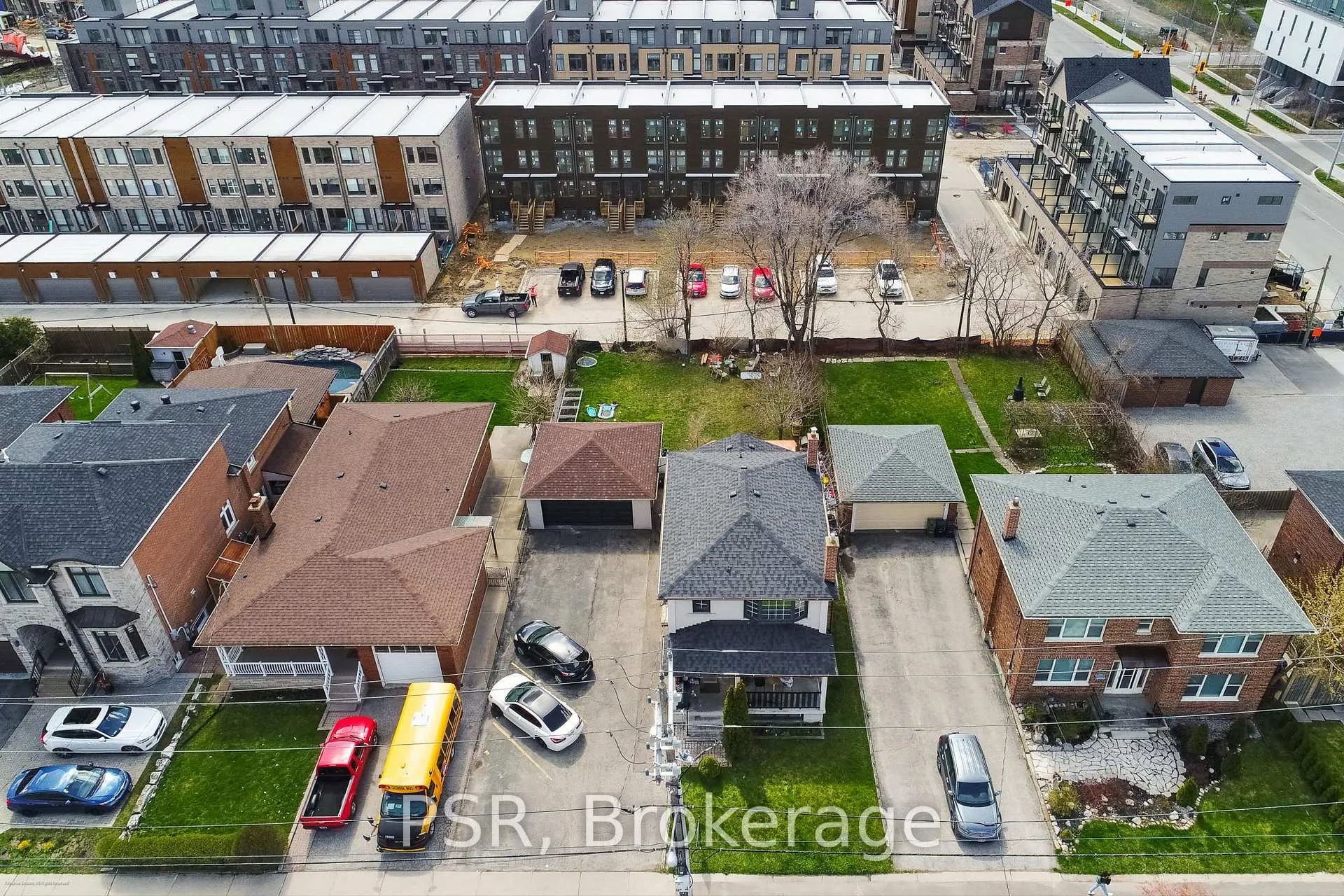 Photo 36 of 201 Ranee Avenue, Toronto, Englemount-Lawrence — HOMEH
