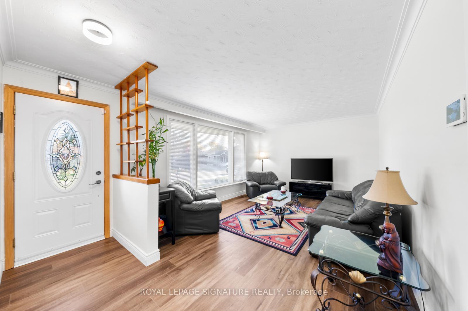 Photo 2 of 668 Peele Boulevard, Burlington, Brant — HOMEH