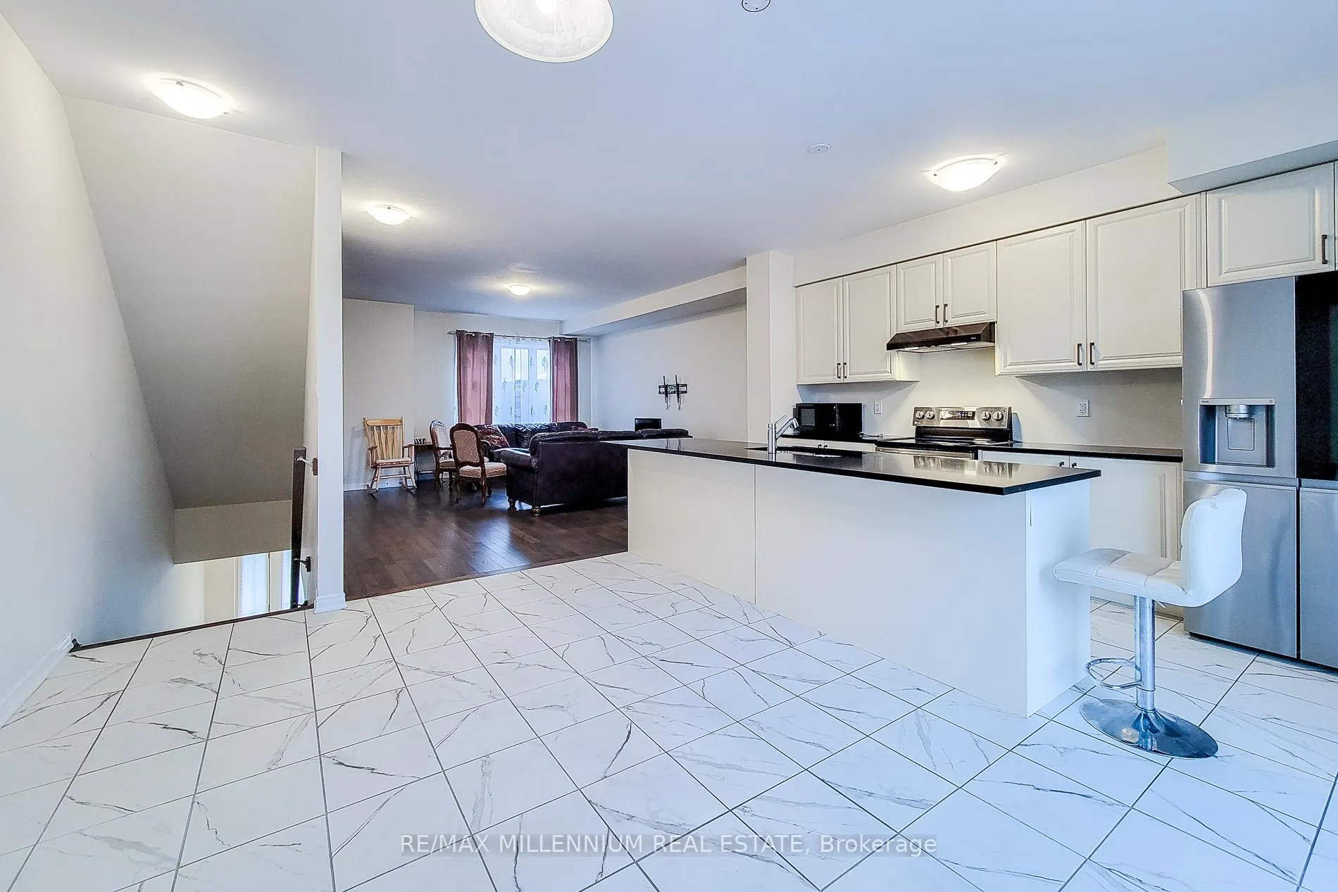 Photo 11 of 30 Utter Place, Hamilton, Stoney Creek Mountain — HOMEH