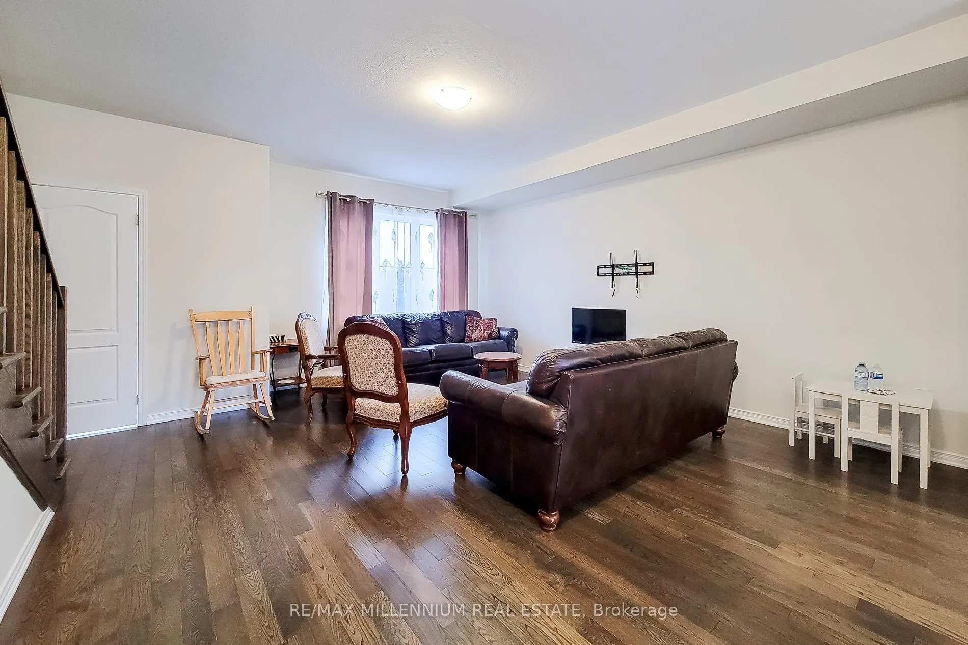 Photo 12 of 30 Utter Place, Hamilton, Stoney Creek Mountain — HOMEH
