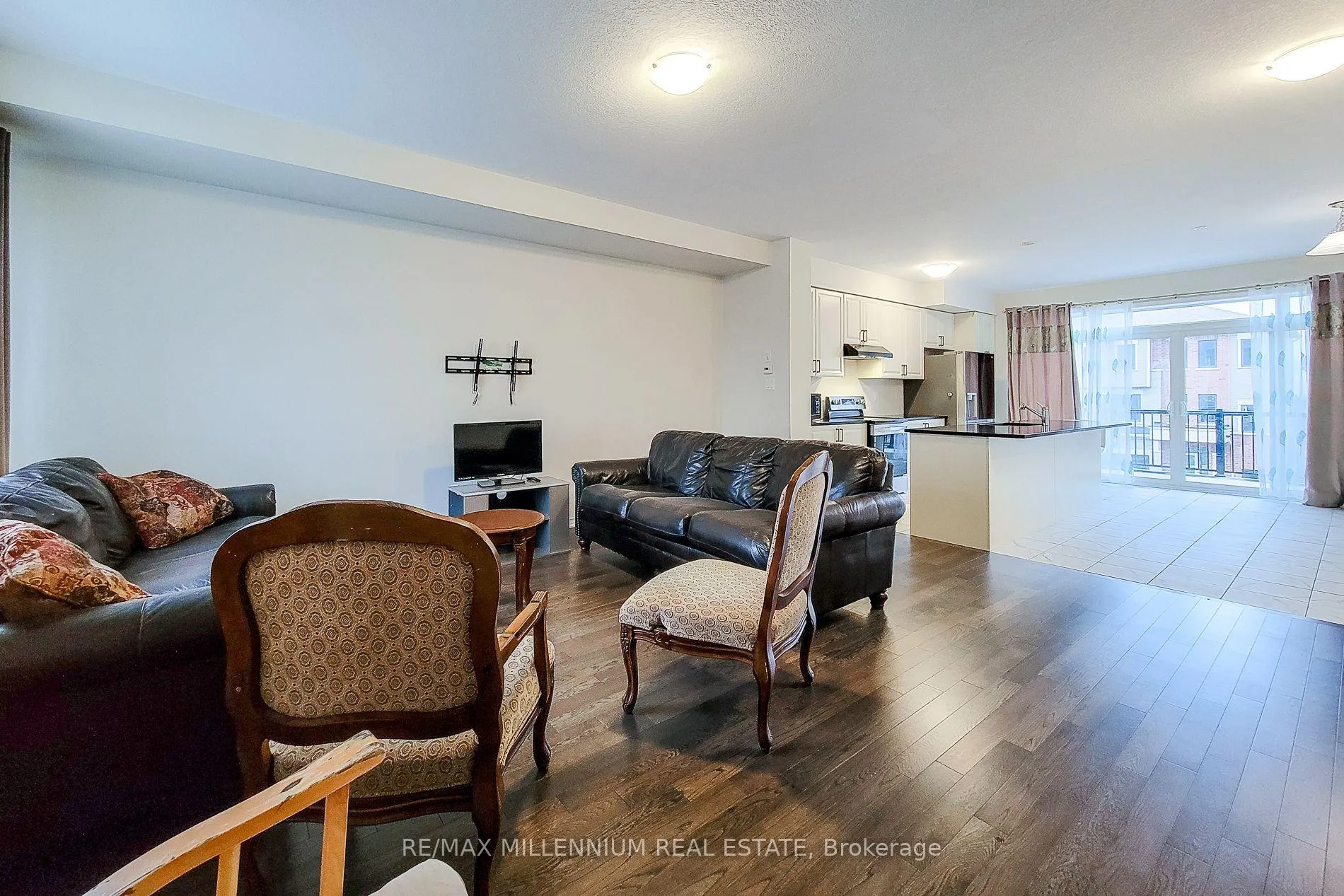 Photo 14 of 30 Utter Place, Hamilton, Stoney Creek Mountain — HOMEH