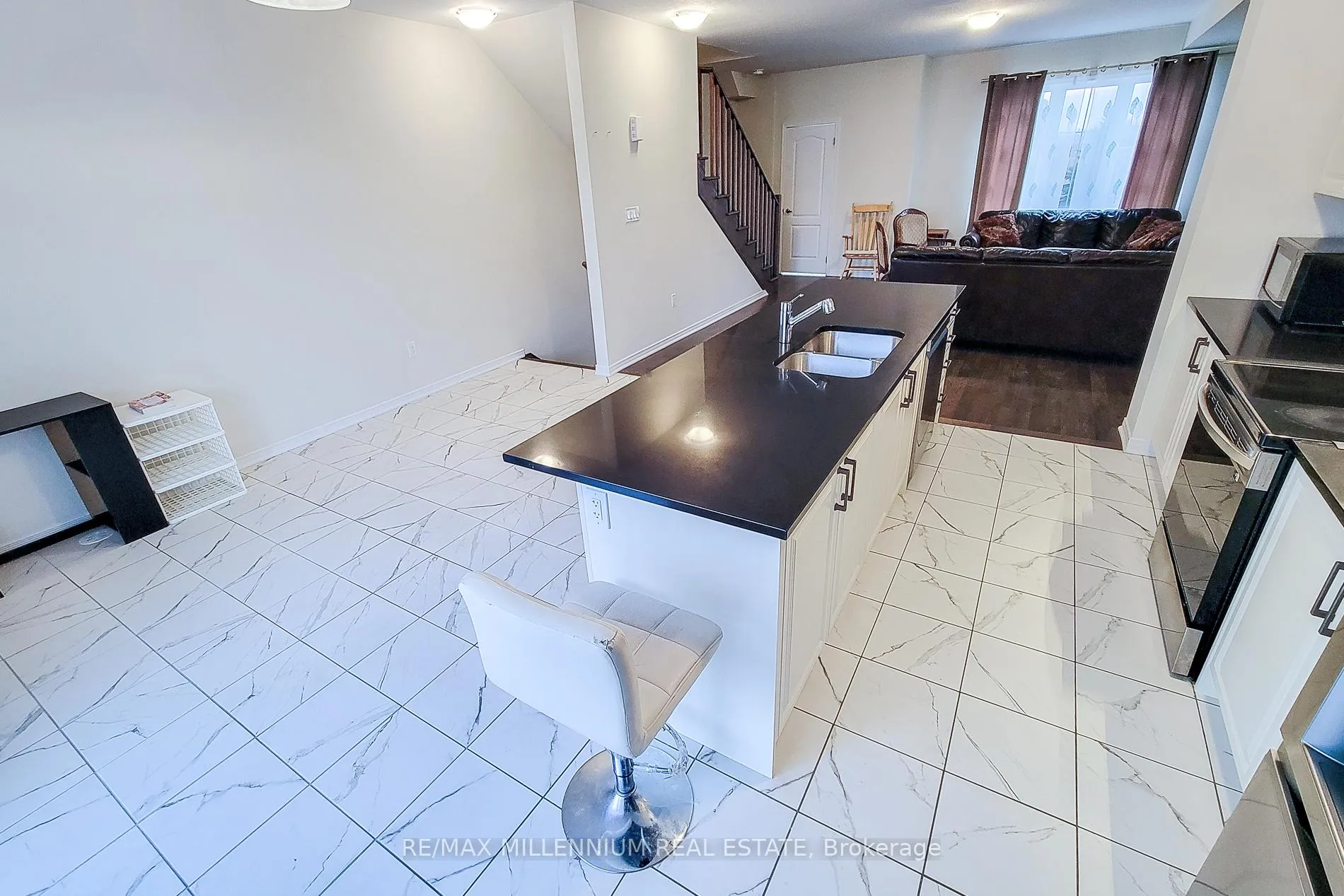 Photo 16 of 30 Utter Place, Hamilton, Stoney Creek Mountain — HOMEH
