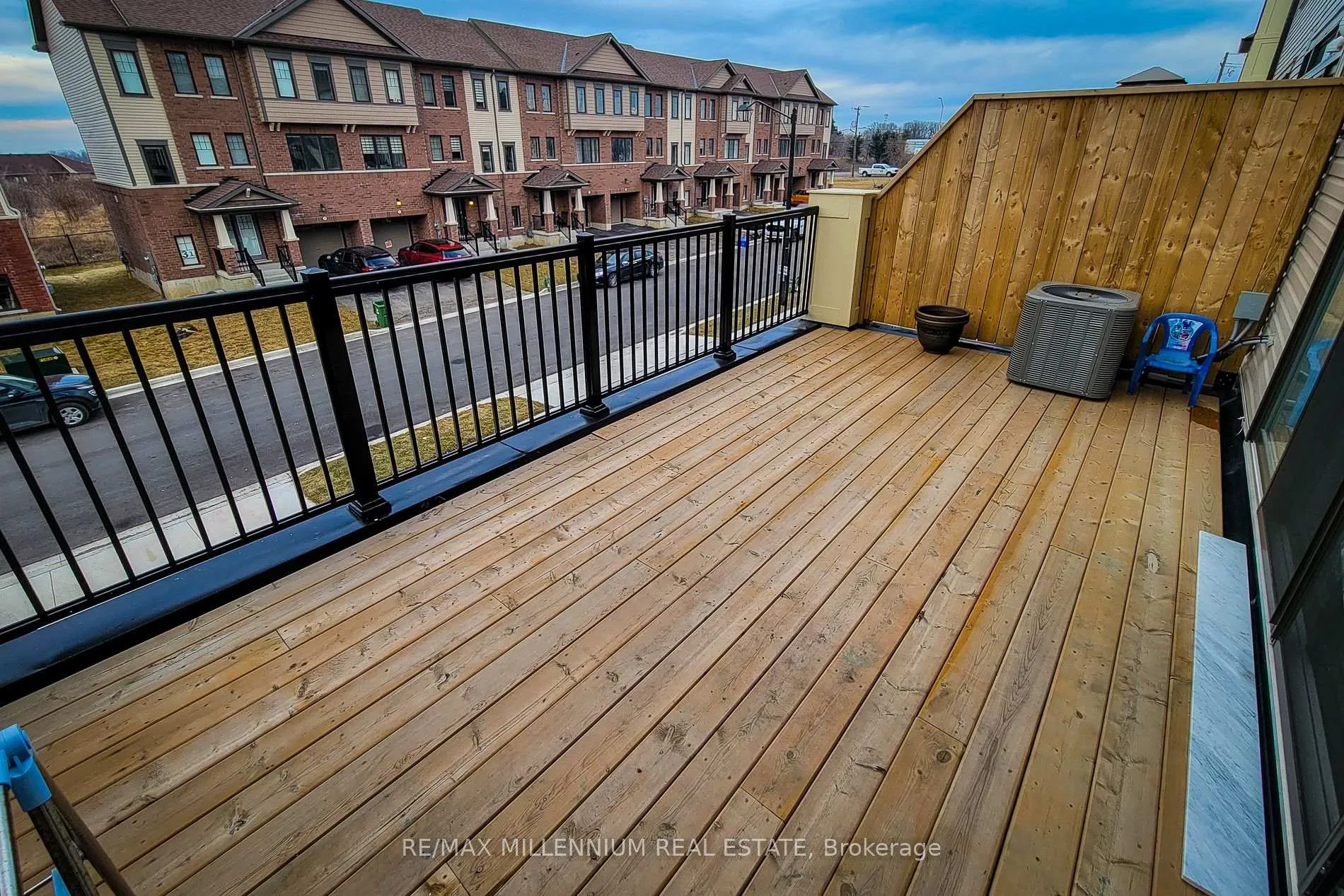 Photo 21 of 30 Utter Place, Hamilton, Stoney Creek Mountain — HOMEH