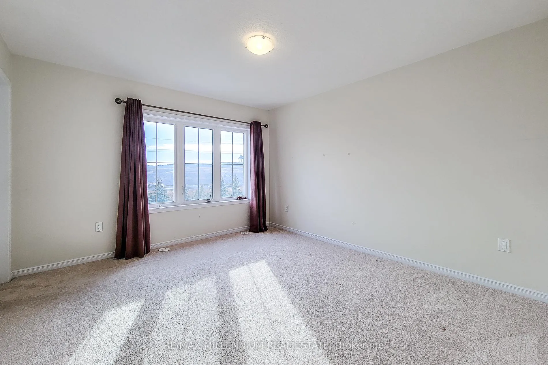 Photo 26 of 30 Utter Place, Hamilton, Stoney Creek Mountain — HOMEH