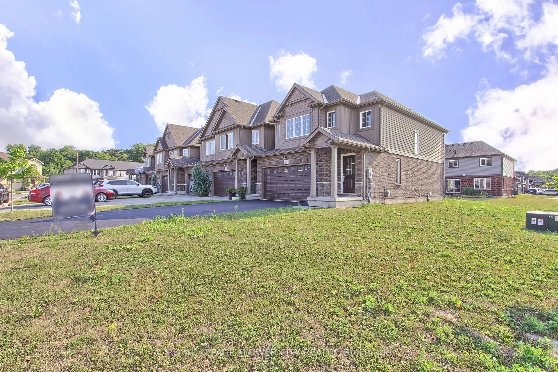 Photo 3 of 28 Wilkerson Street, Thorold, Thorold Downtown — HOMEH