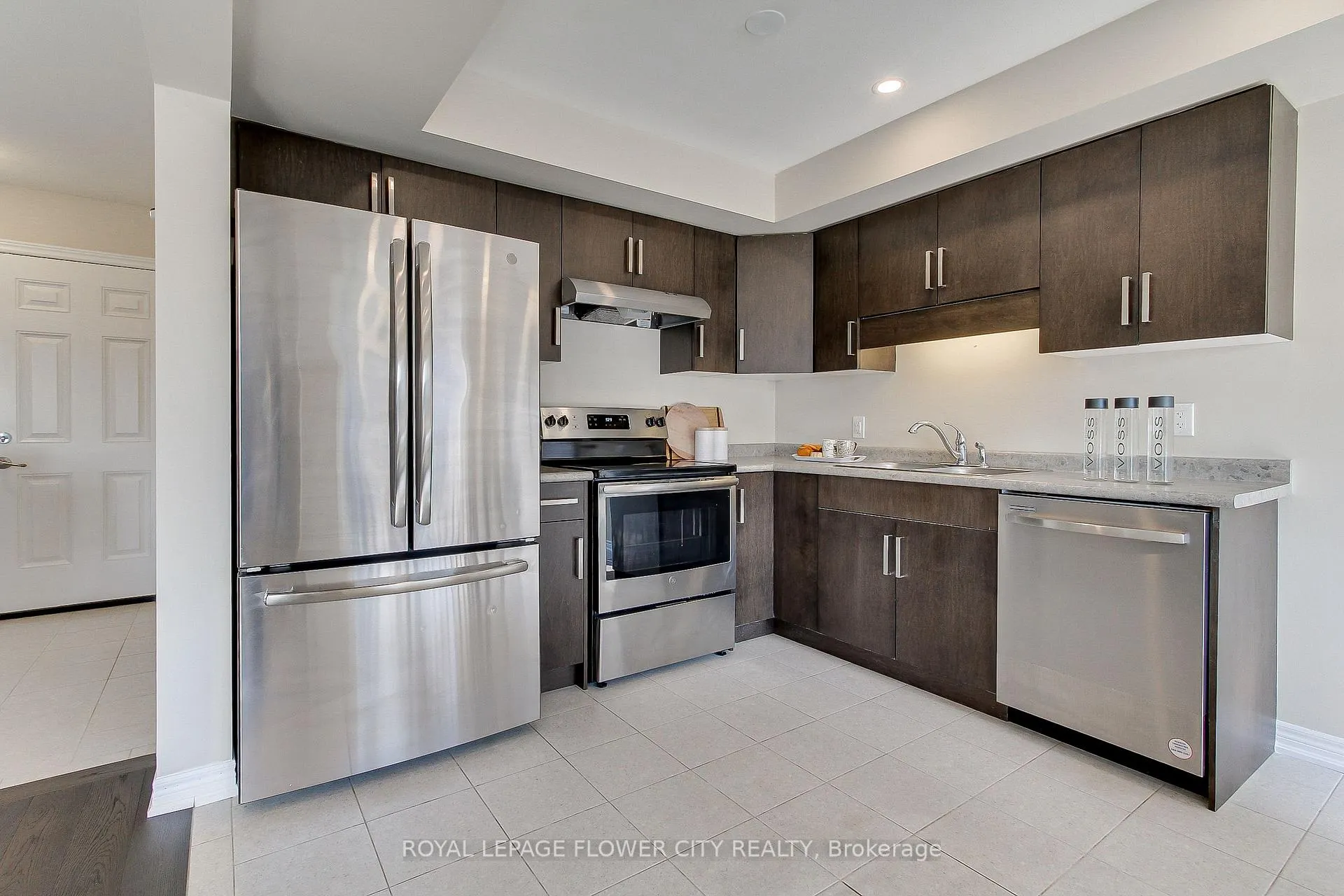 Photo 7 of 28 Wilkerson Street, Thorold, Thorold Downtown — HOMEH