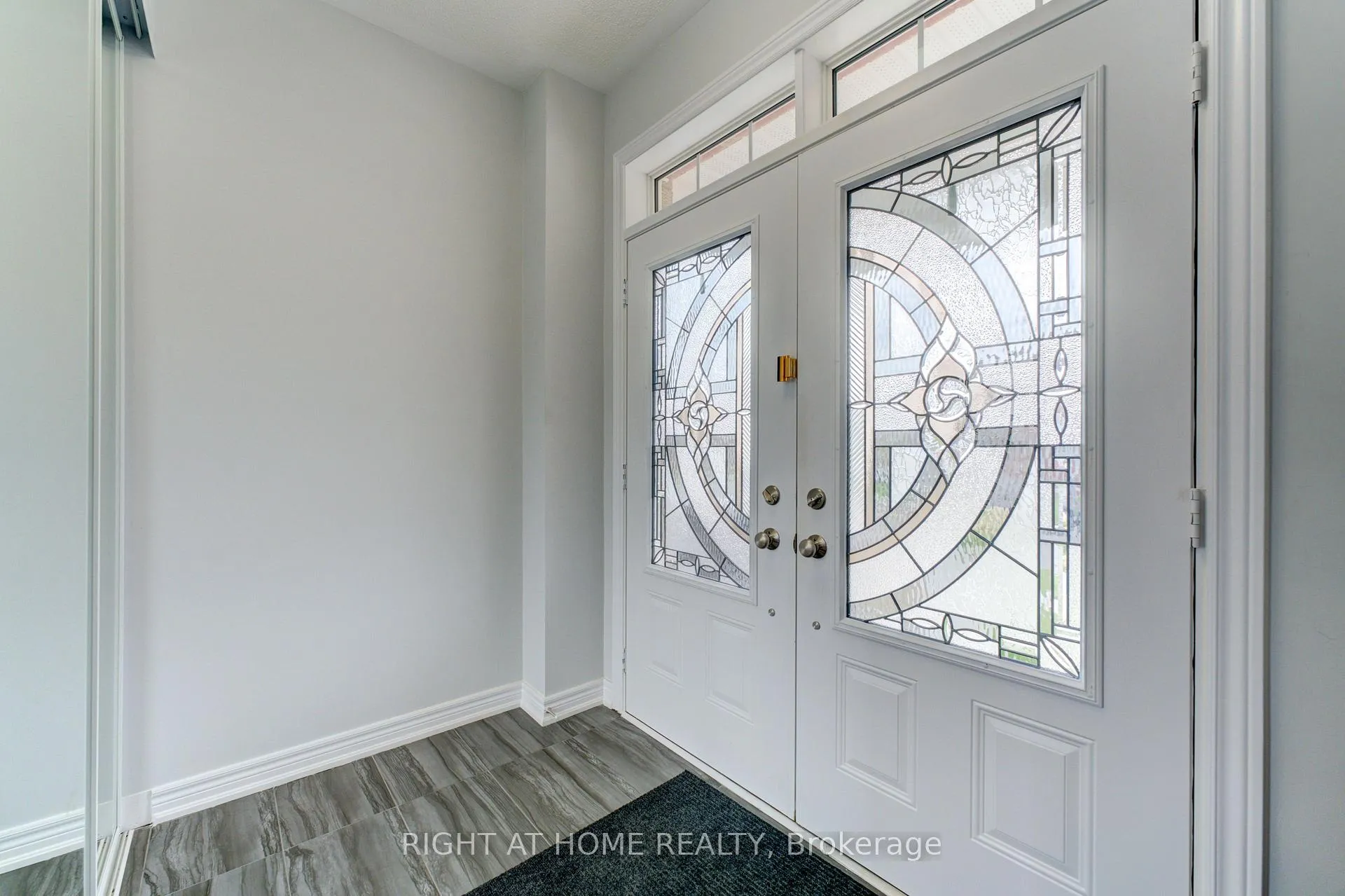 Photo 2 of 39 Drake Avenue, Brant, Paris — HOMEH