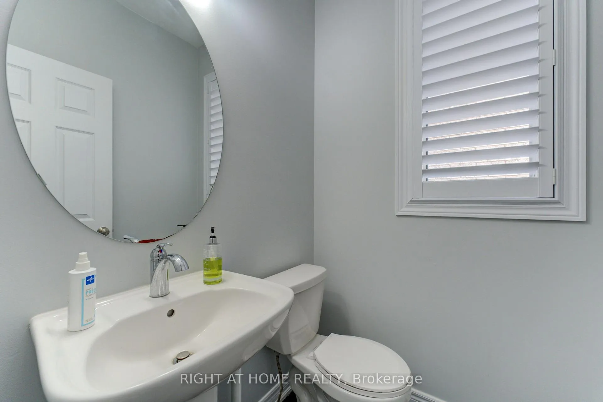 Photo 3 of 39 Drake Avenue, Brant, Paris — HOMEH