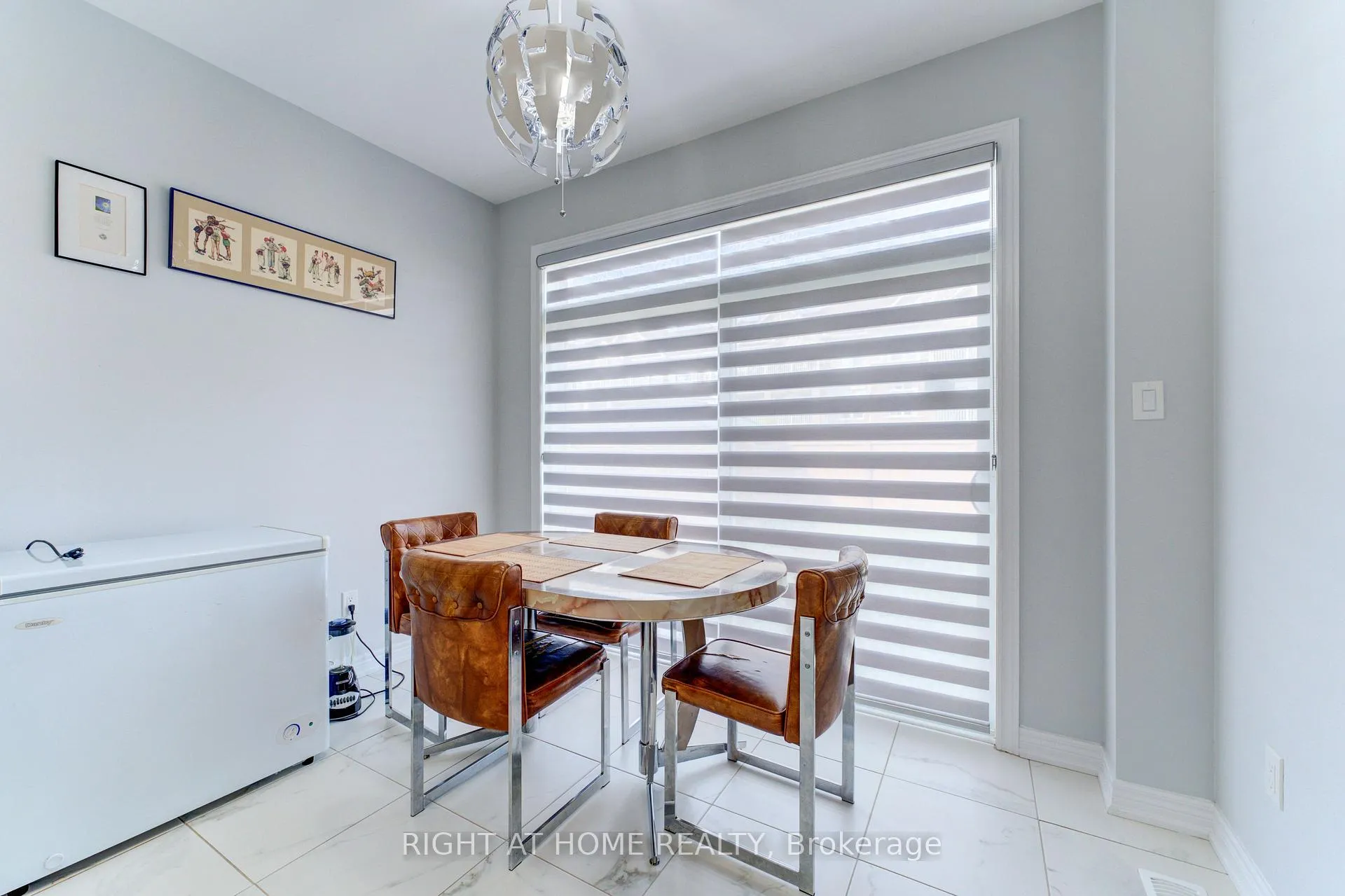 Photo 6 of 39 Drake Avenue, Brant, Paris — HOMEH