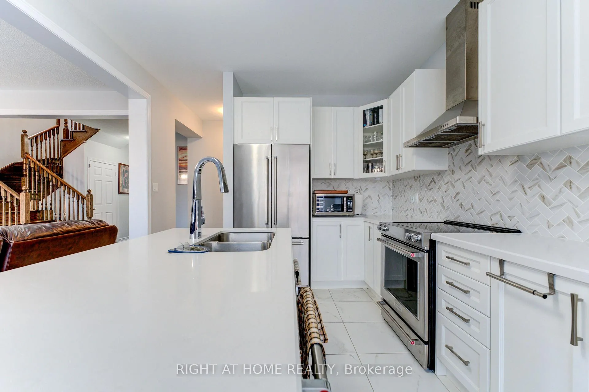 Photo 9 of 39 Drake Avenue, Brant, Paris — HOMEH