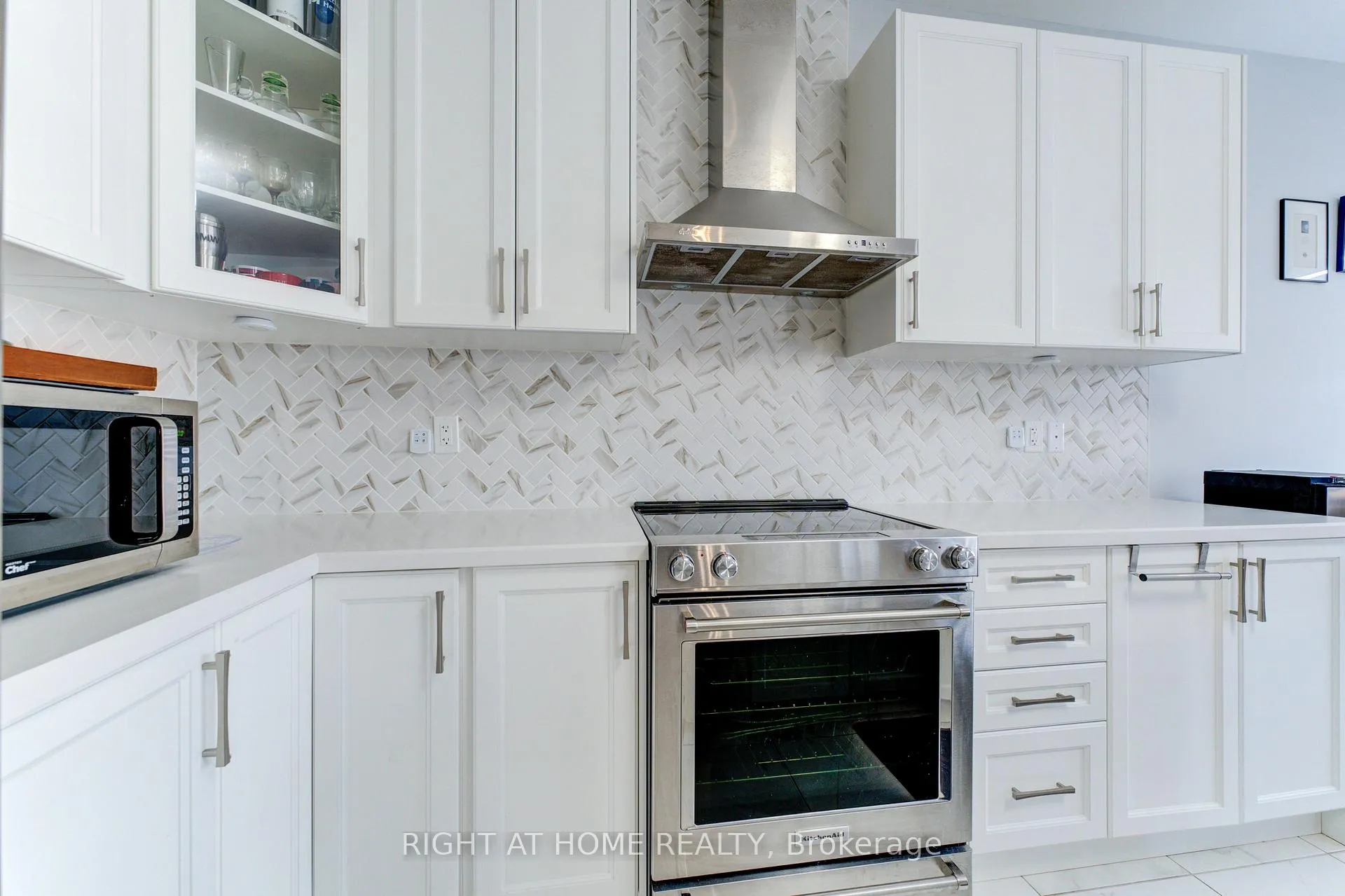Photo 12 of 39 Drake Avenue, Brant, Paris — HOMEH