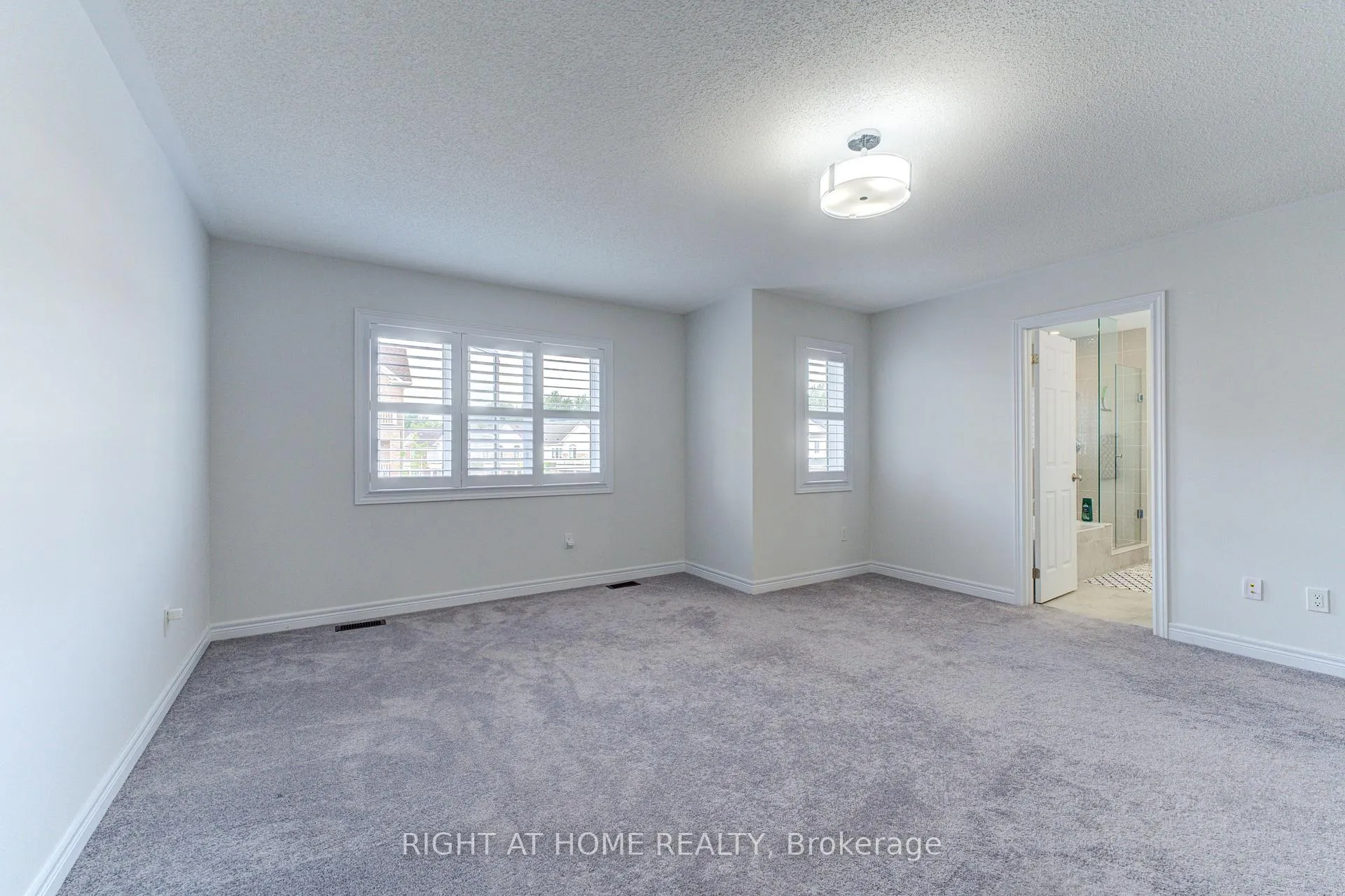 Photo 18 of 39 Drake Avenue, Brant, Paris — HOMEH