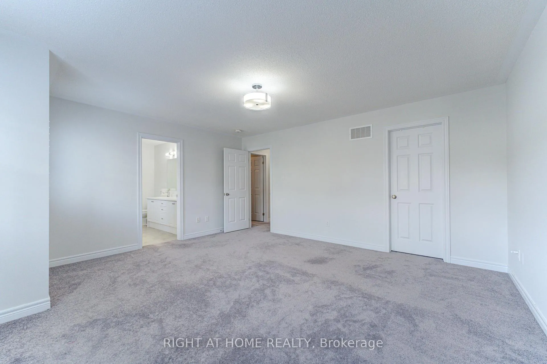 Photo 19 of 39 Drake Avenue, Brant, Paris — HOMEH