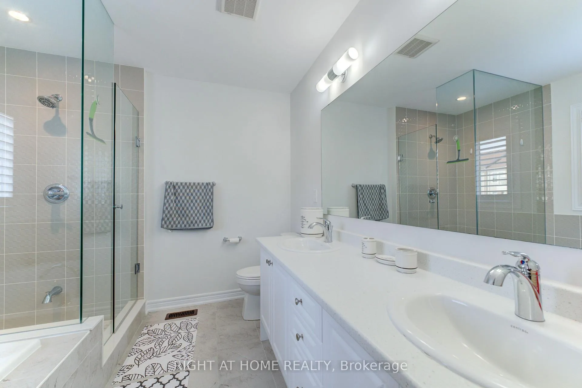 Photo 20 of 39 Drake Avenue, Brant, Paris — HOMEH