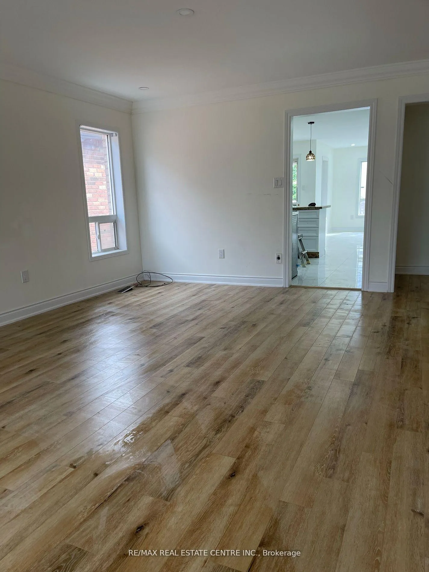 Photo 6 of 204 Van Scott (Upper) Drive, Brampton, Northwest Sandalwood Parkway — HOMEH