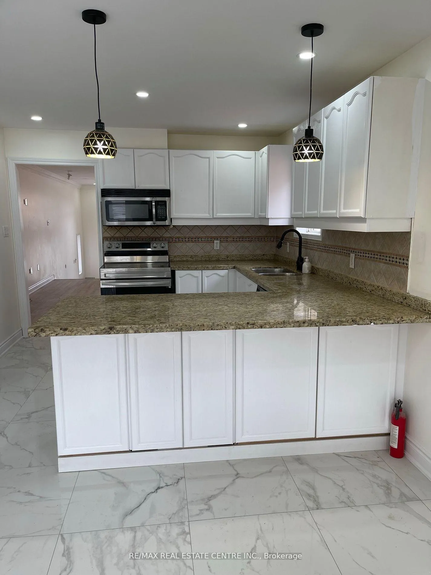 Photo 12 of 204 Van Scott (Upper) Drive, Brampton, Northwest Sandalwood Parkway — HOMEH