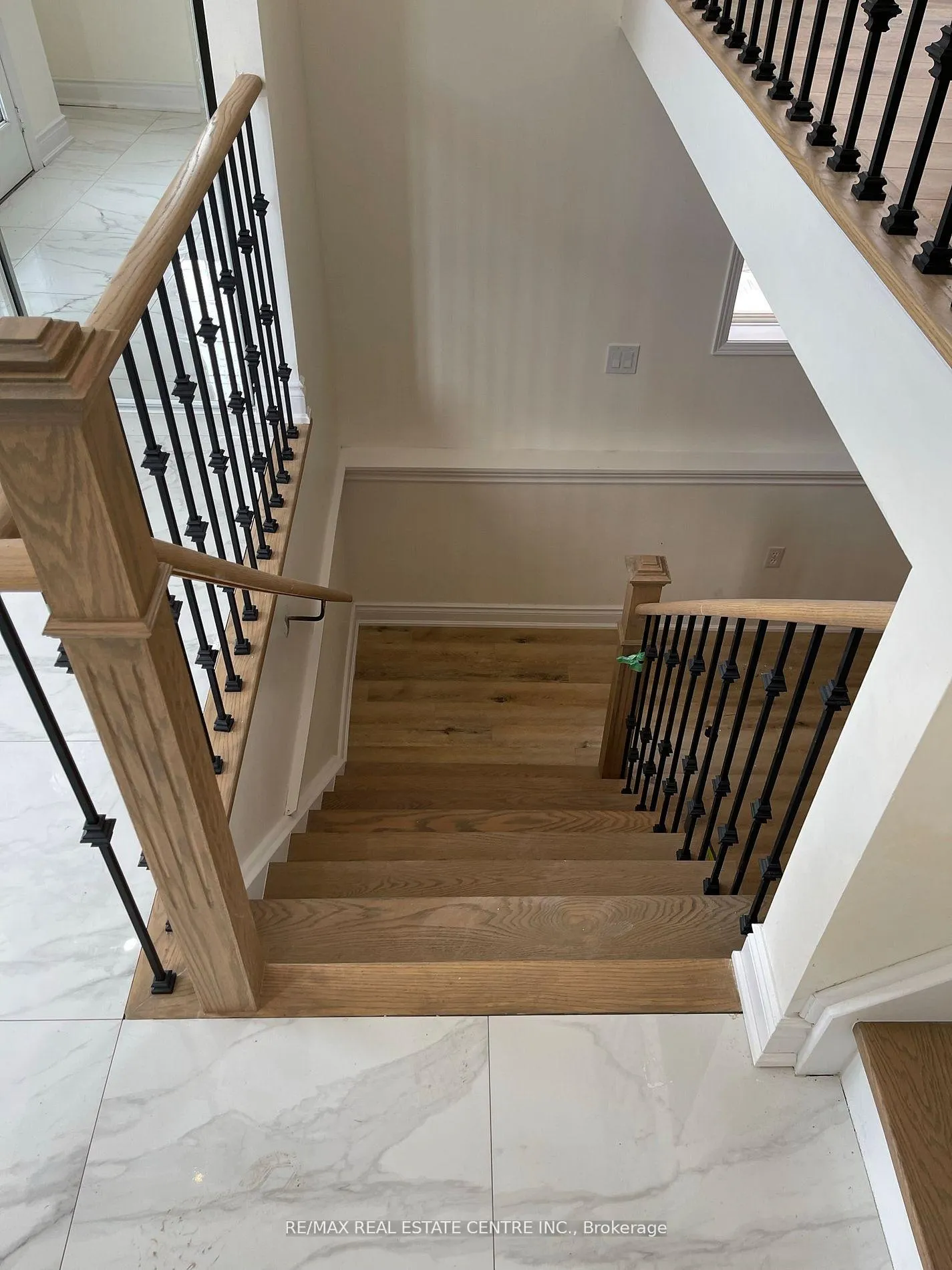 Photo 19 of 204 Van Scott (Upper) Drive, Brampton, Northwest Sandalwood Parkway — HOMEH