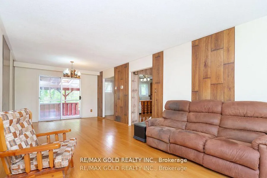 Photo 10 of 38 Duke Road, Brampton, Southgate — HOMEH