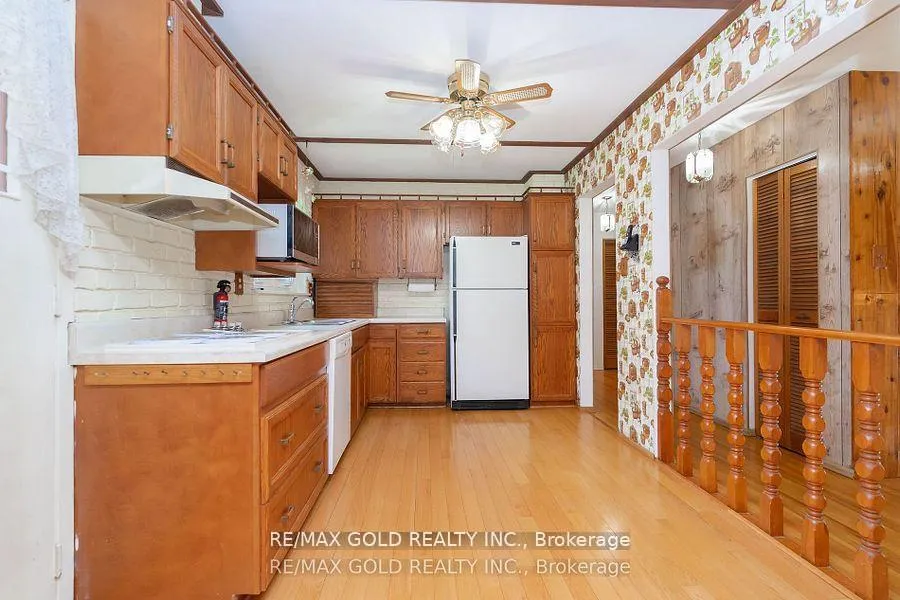 Photo 12 of 38 Duke Road, Brampton, Southgate — HOMEH