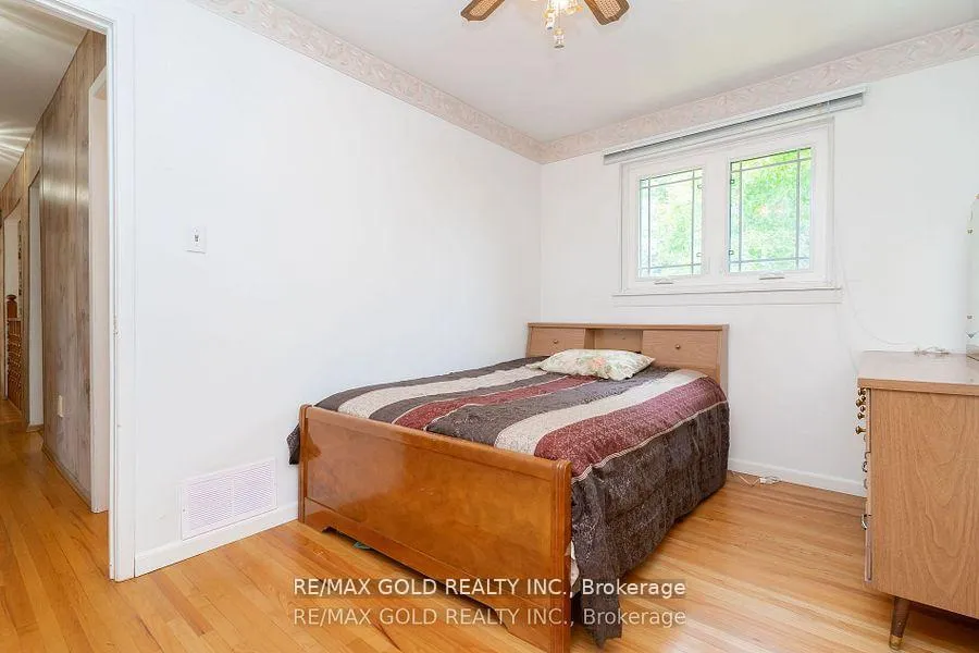 Photo 20 of 38 Duke Road, Brampton, Southgate — HOMEH
