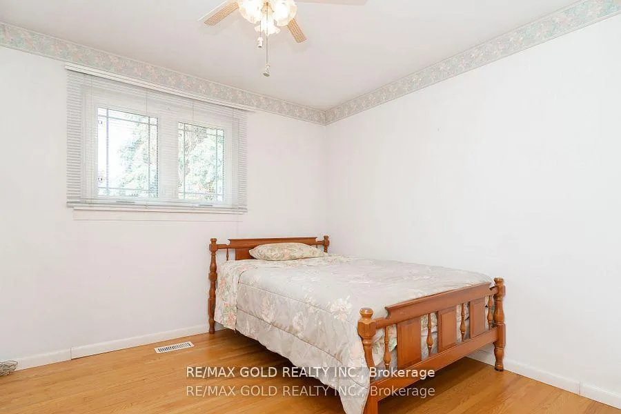 Photo 23 of 38 Duke Road, Brampton, Southgate — HOMEH