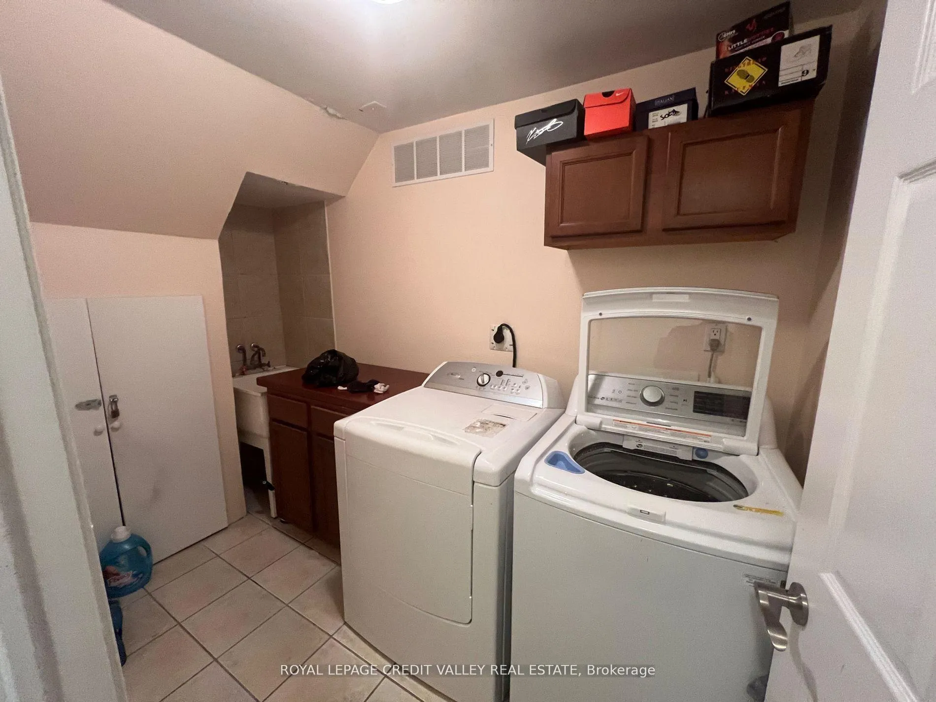 Photo 16 of Unit Bsmt, 7 Albright Road, Brampton, Fletcher's Creek Village — HOMEH