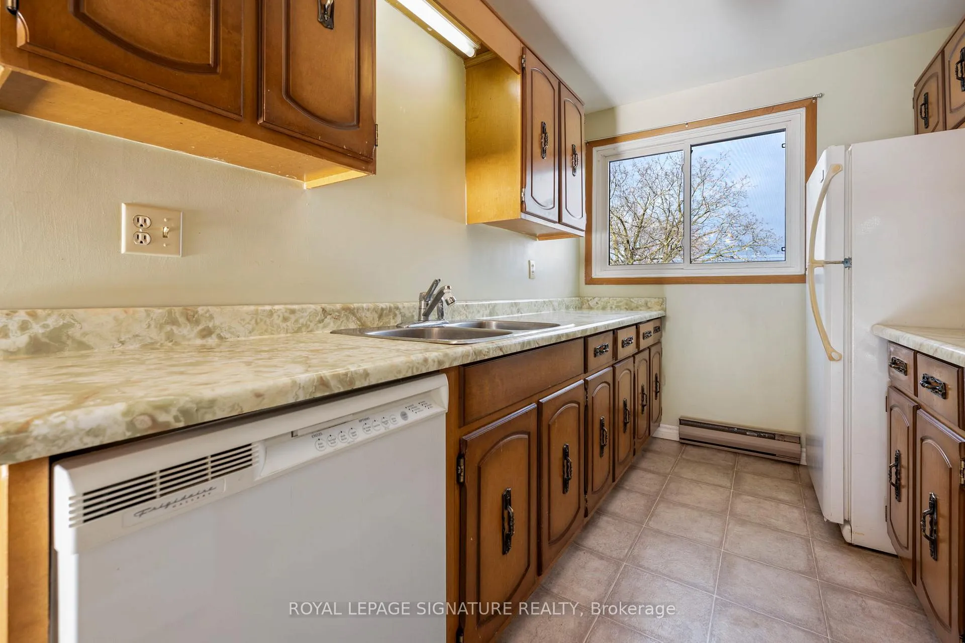 Photo 11 of Unit 5, 10 Montclair Crescent, Norfolk, Simcoe — HOMEH