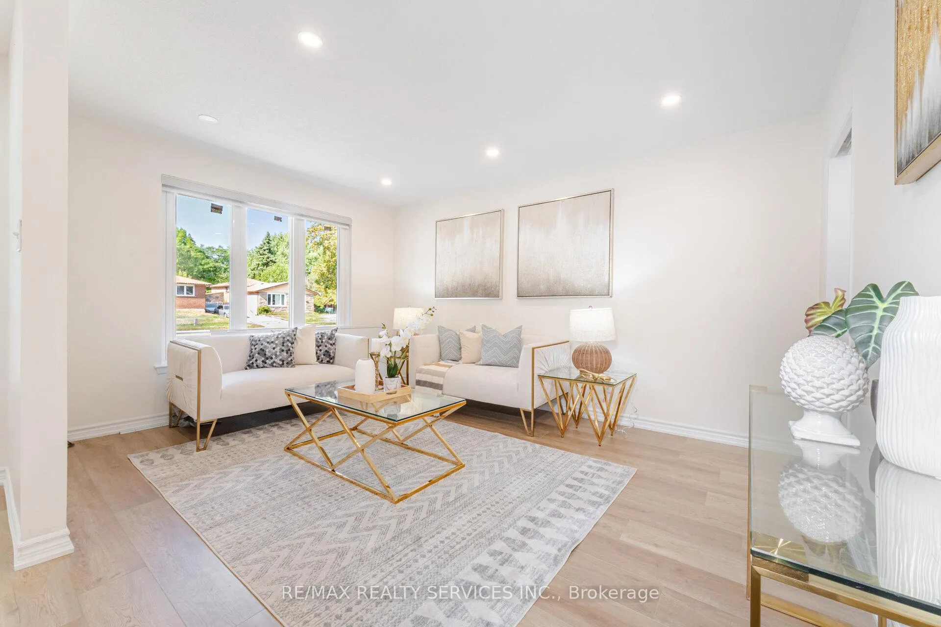 Photo 3 of 139 Rutherford Road N, Brampton, Madoc — HOMEH