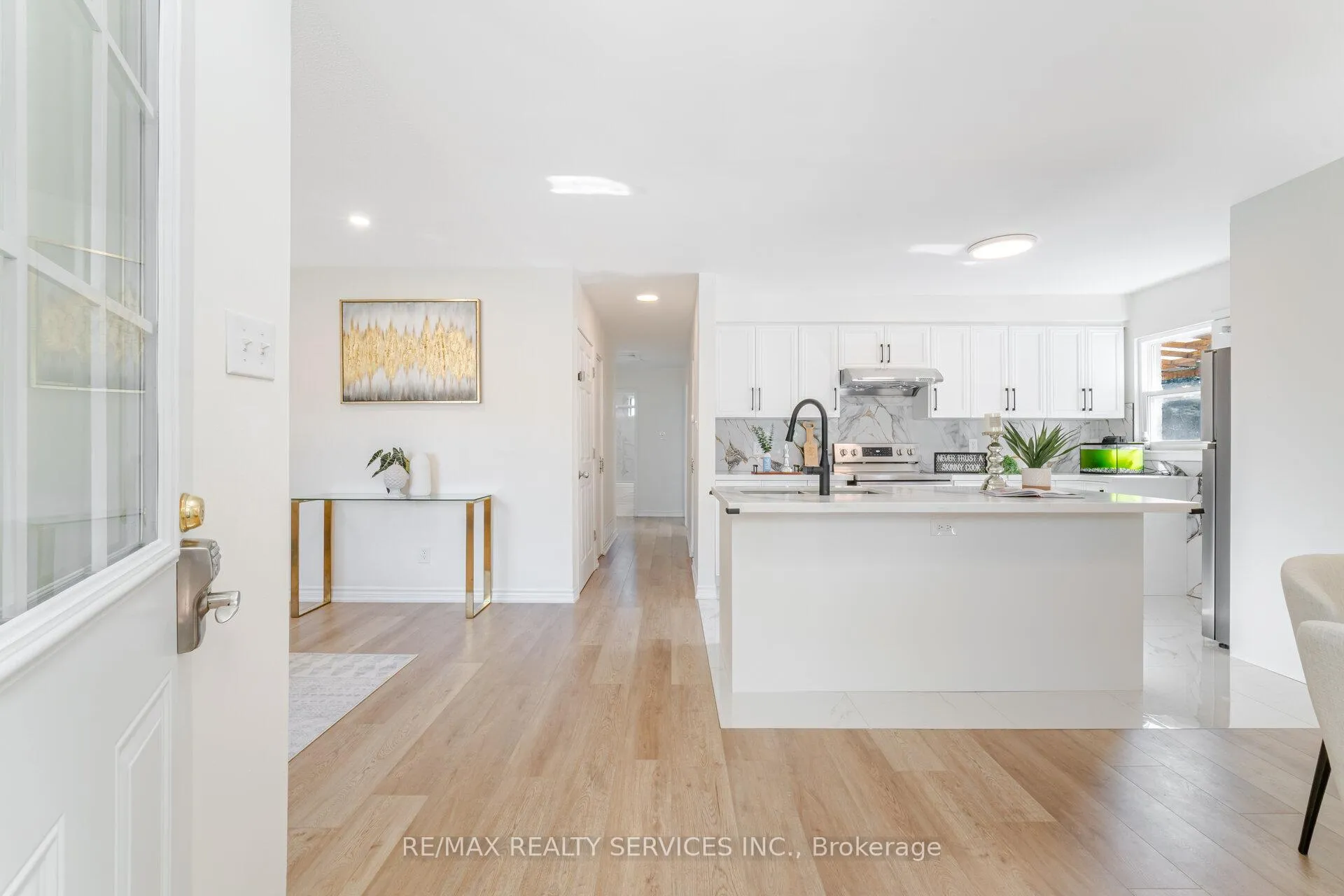 Photo 6 of 139 Rutherford Road N, Brampton, Madoc — HOMEH