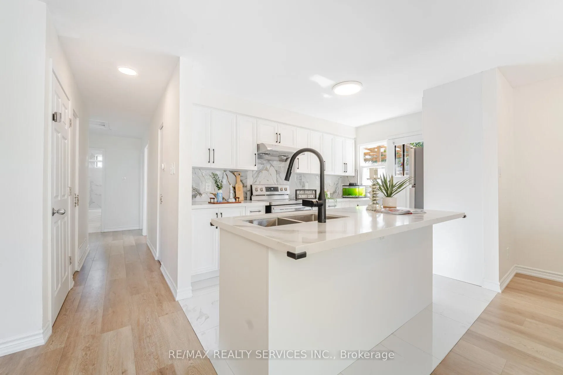 Photo 7 of 139 Rutherford Road N, Brampton, Madoc — HOMEH