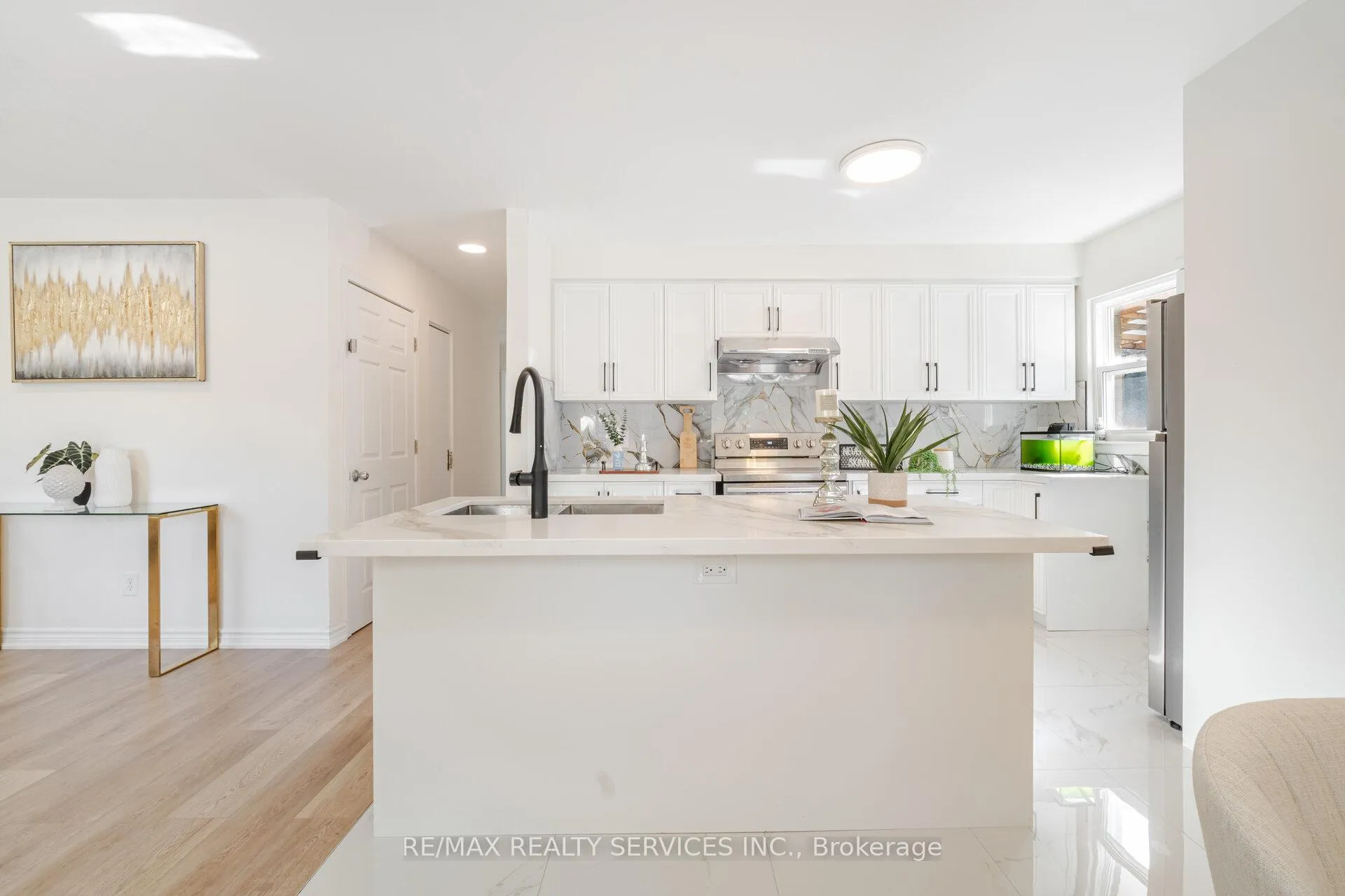 Photo 8 of 139 Rutherford Road N, Brampton, Madoc — HOMEH