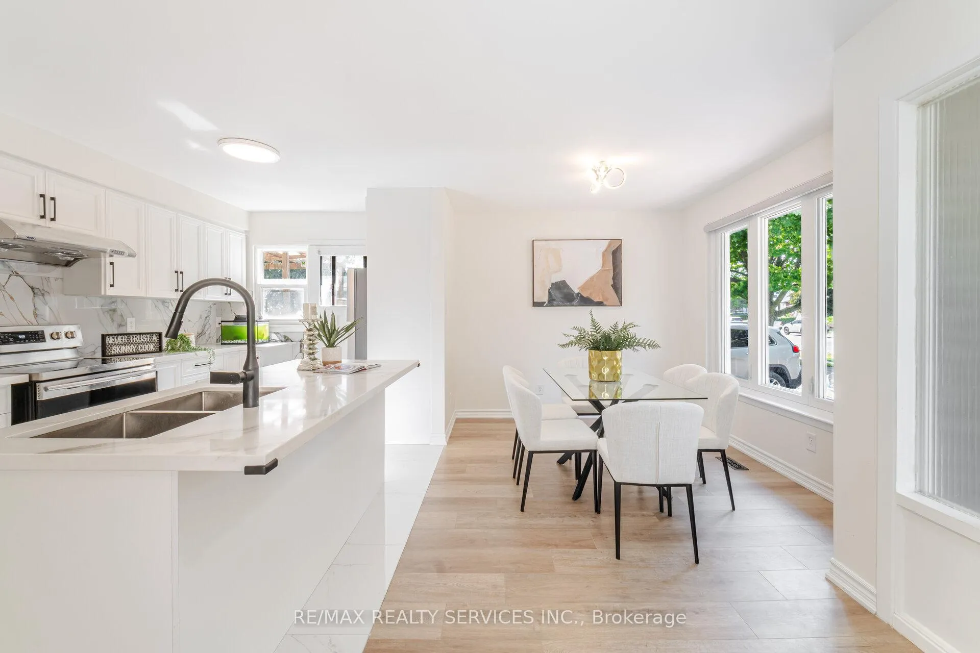 Photo 11 of 139 Rutherford Road N, Brampton, Madoc — HOMEH