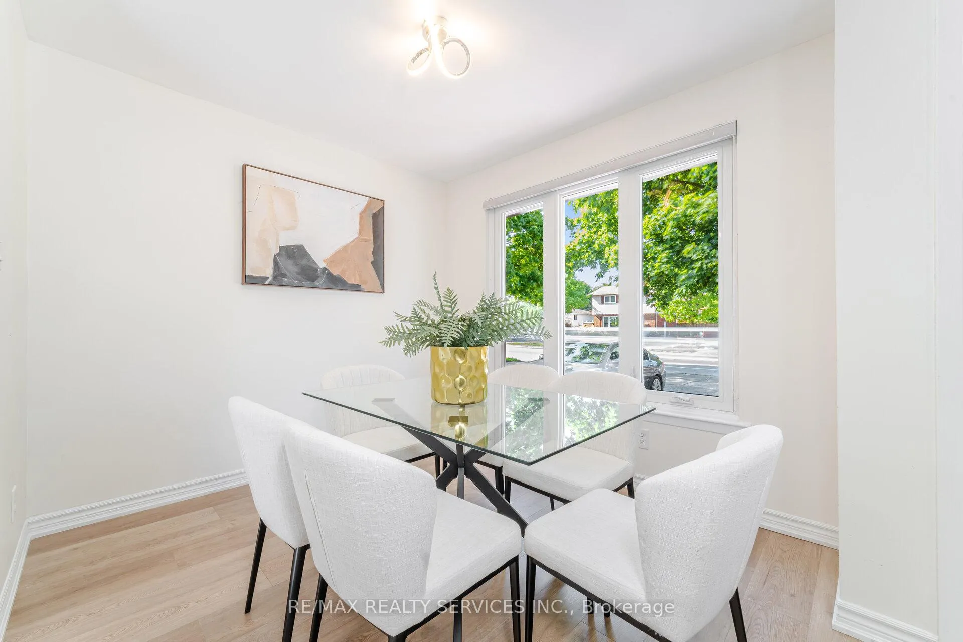 Photo 12 of 139 Rutherford Road N, Brampton, Madoc — HOMEH