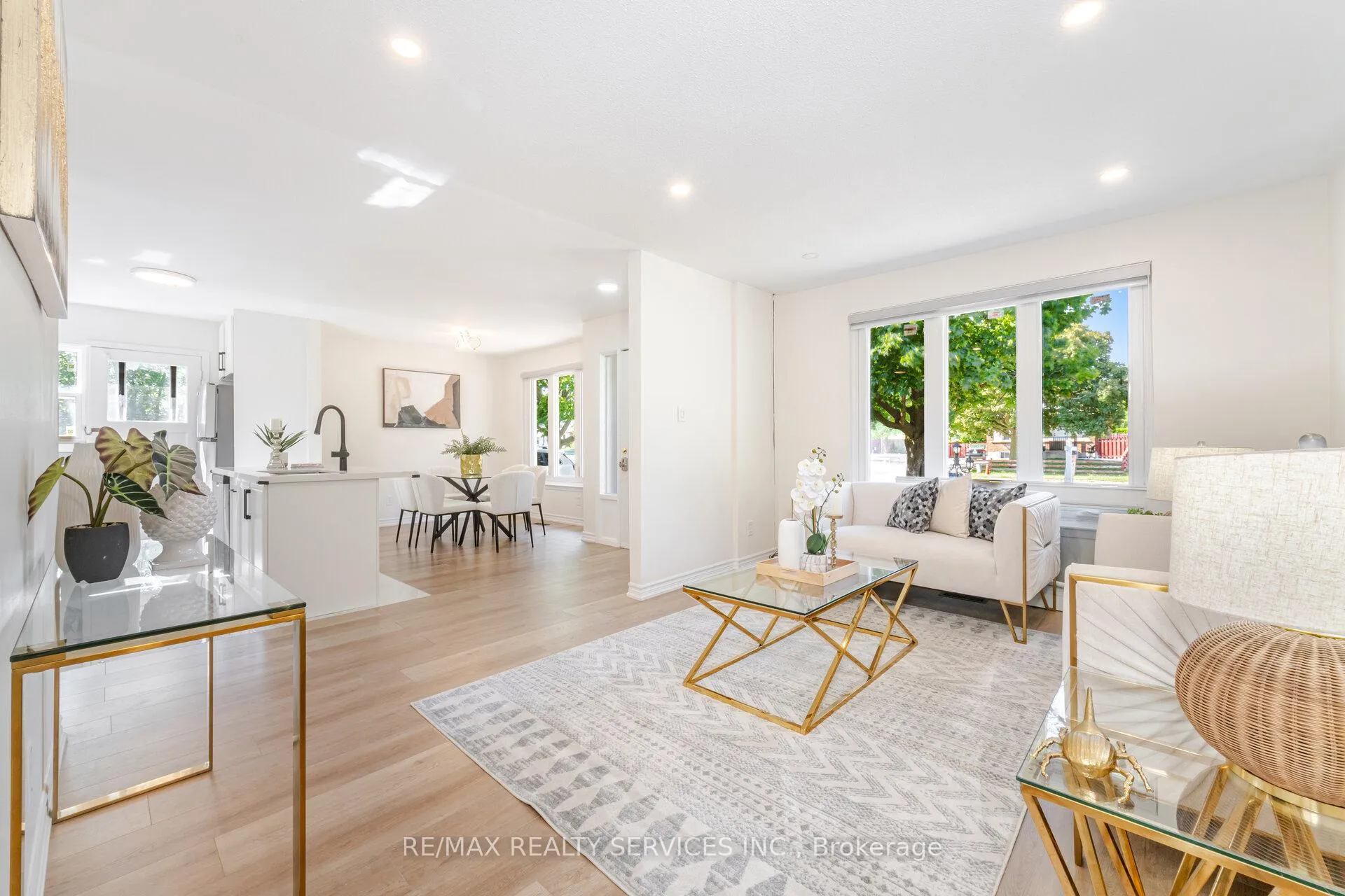 Photo 14 of 139 Rutherford Road N, Brampton, Madoc — HOMEH