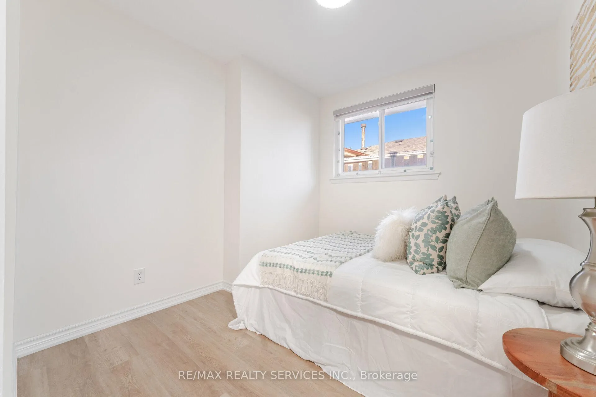 Photo 22 of 139 Rutherford Road N, Brampton, Madoc — HOMEH