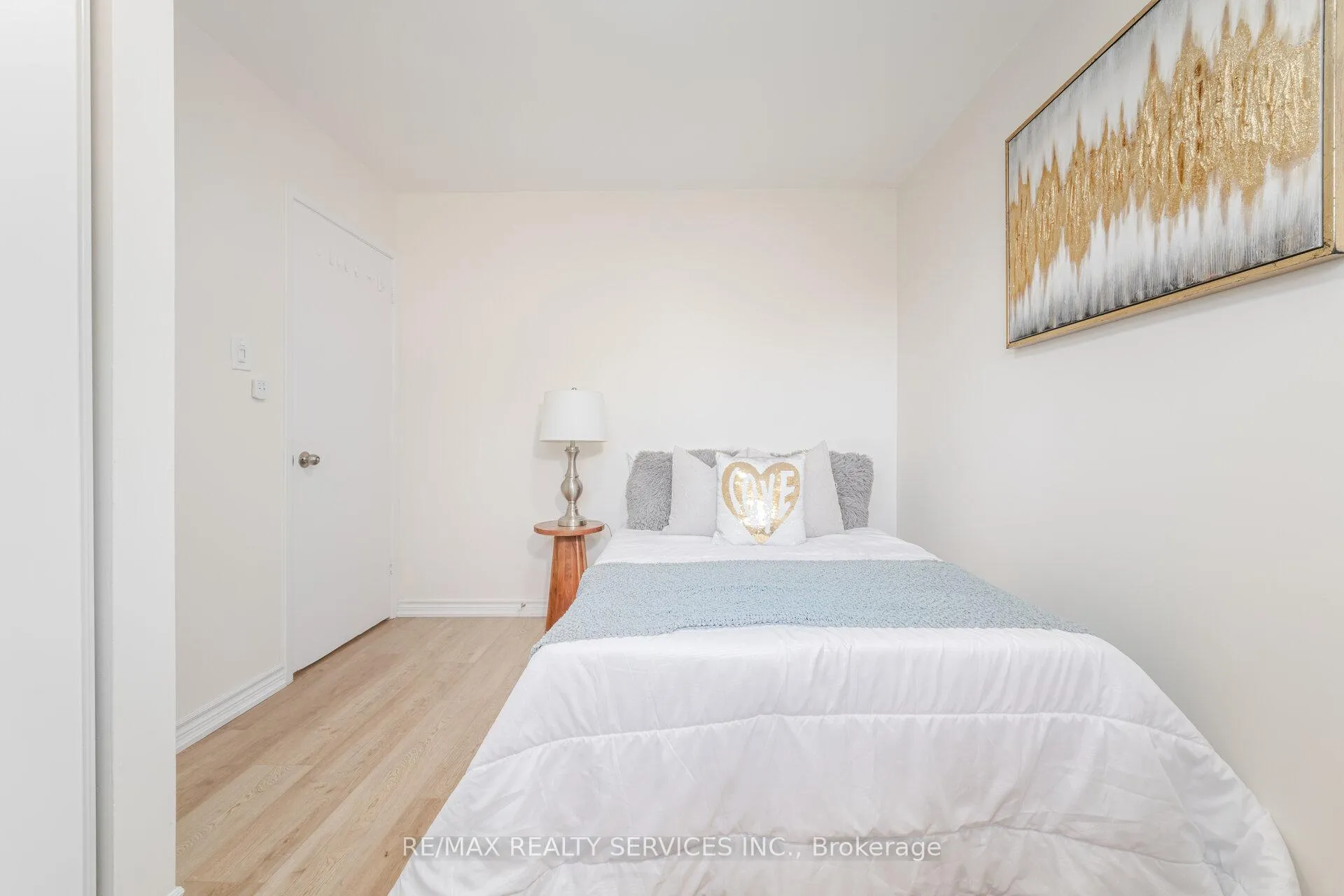 Photo 24 of 139 Rutherford Road N, Brampton, Madoc — HOMEH