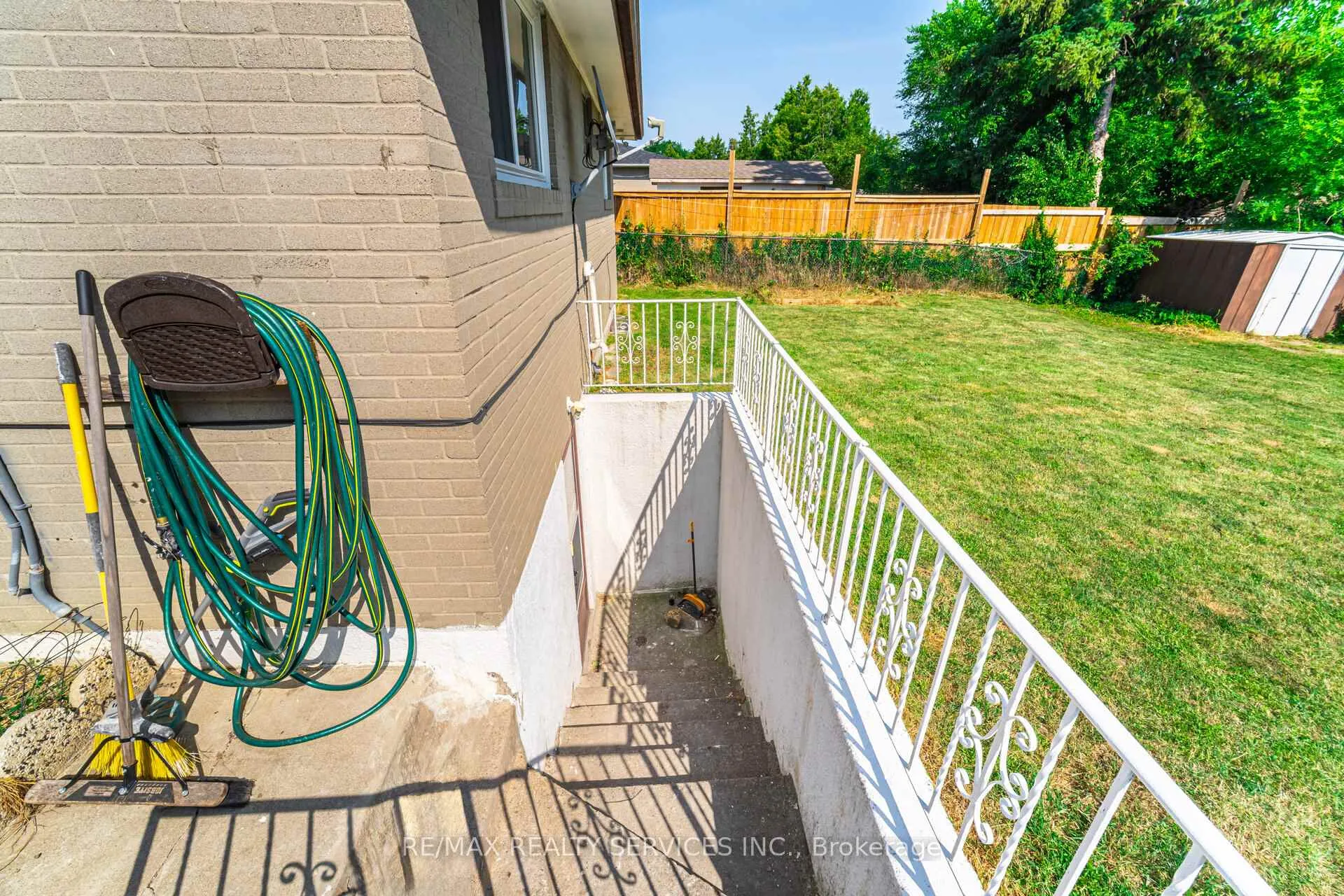 Photo 26 of 139 Rutherford Road N, Brampton, Madoc — HOMEH