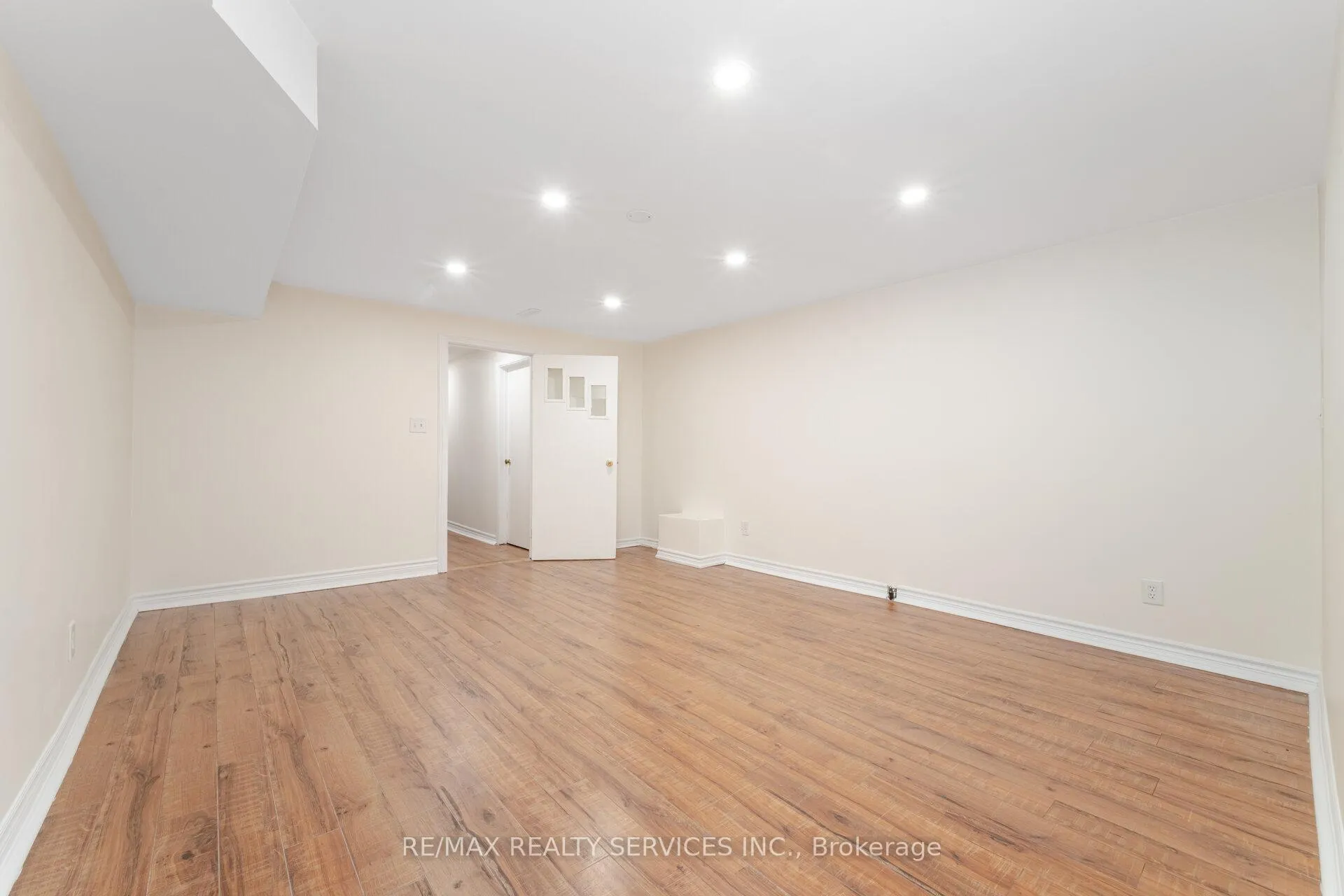 Photo 31 of 139 Rutherford Road N, Brampton, Madoc — HOMEH